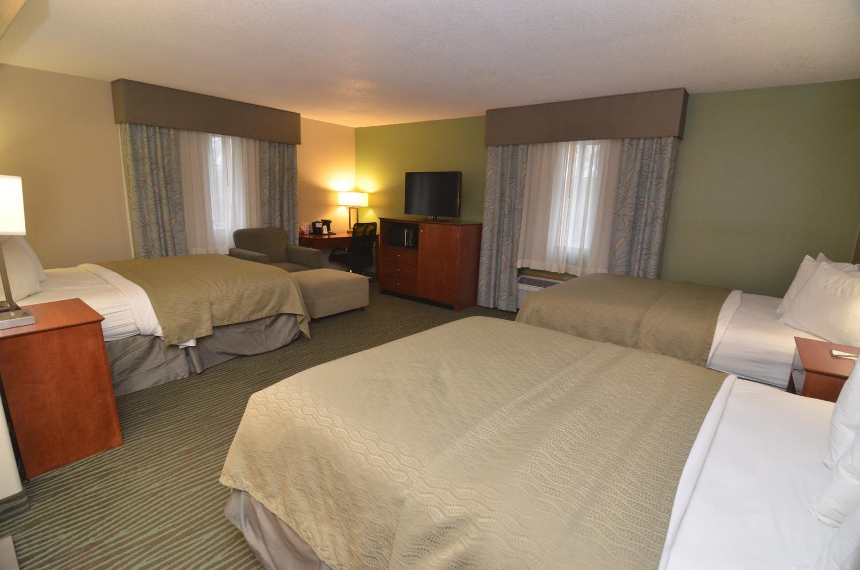 AmericInn by Wyndham Des Moines Airport