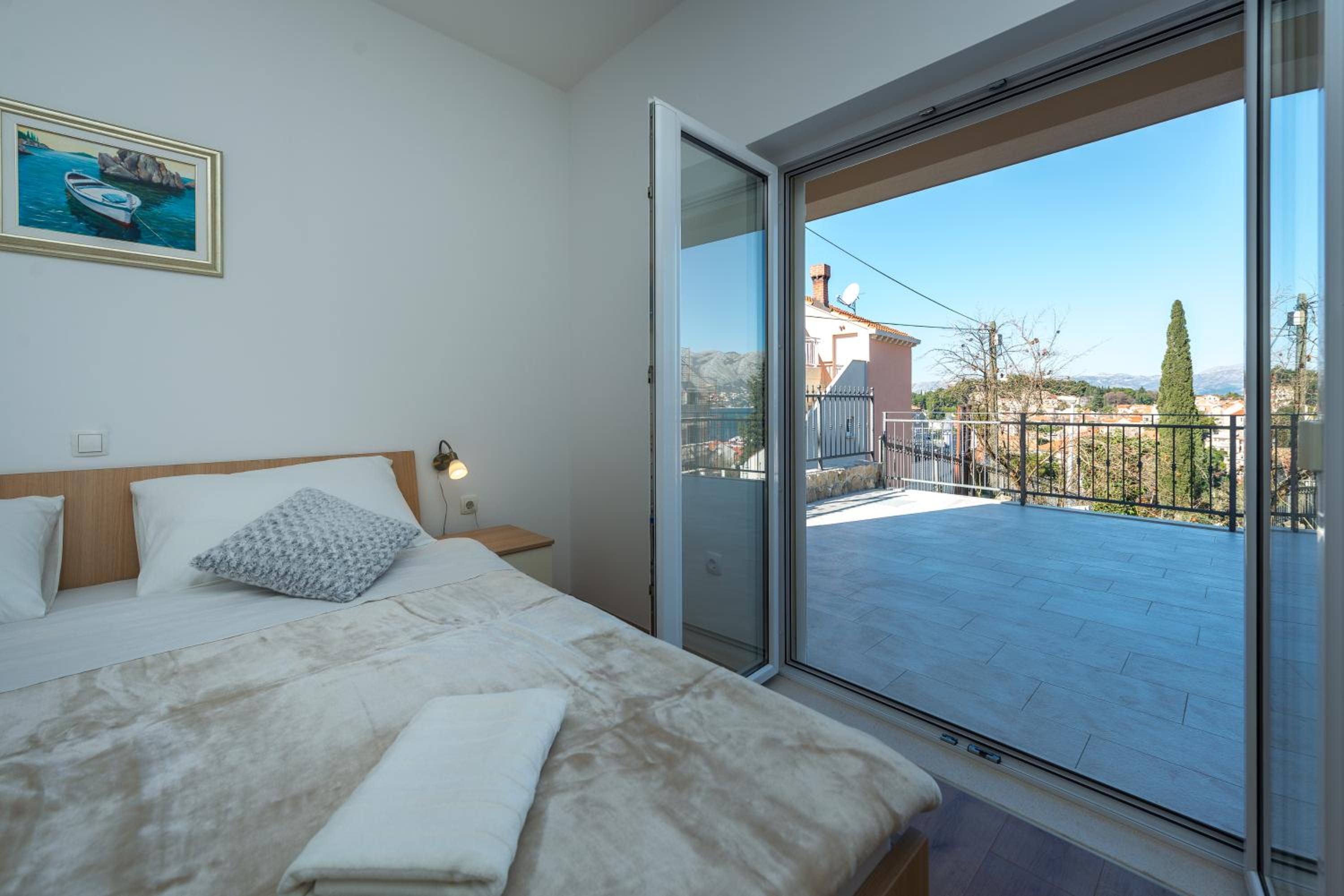 Apartments Rilovic, City and Sea view apartments