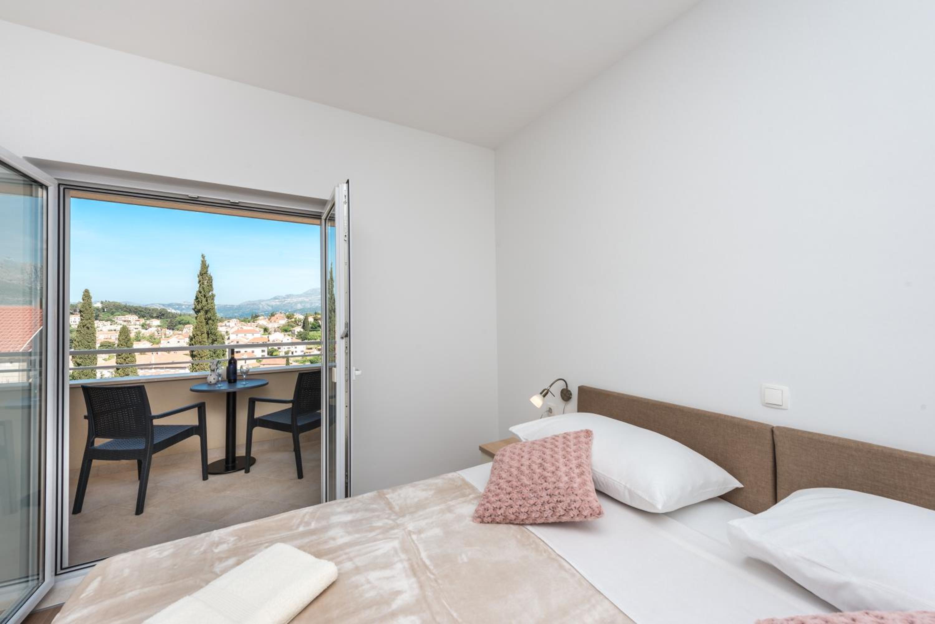 Apartments Rilovic, City and Sea view apartments