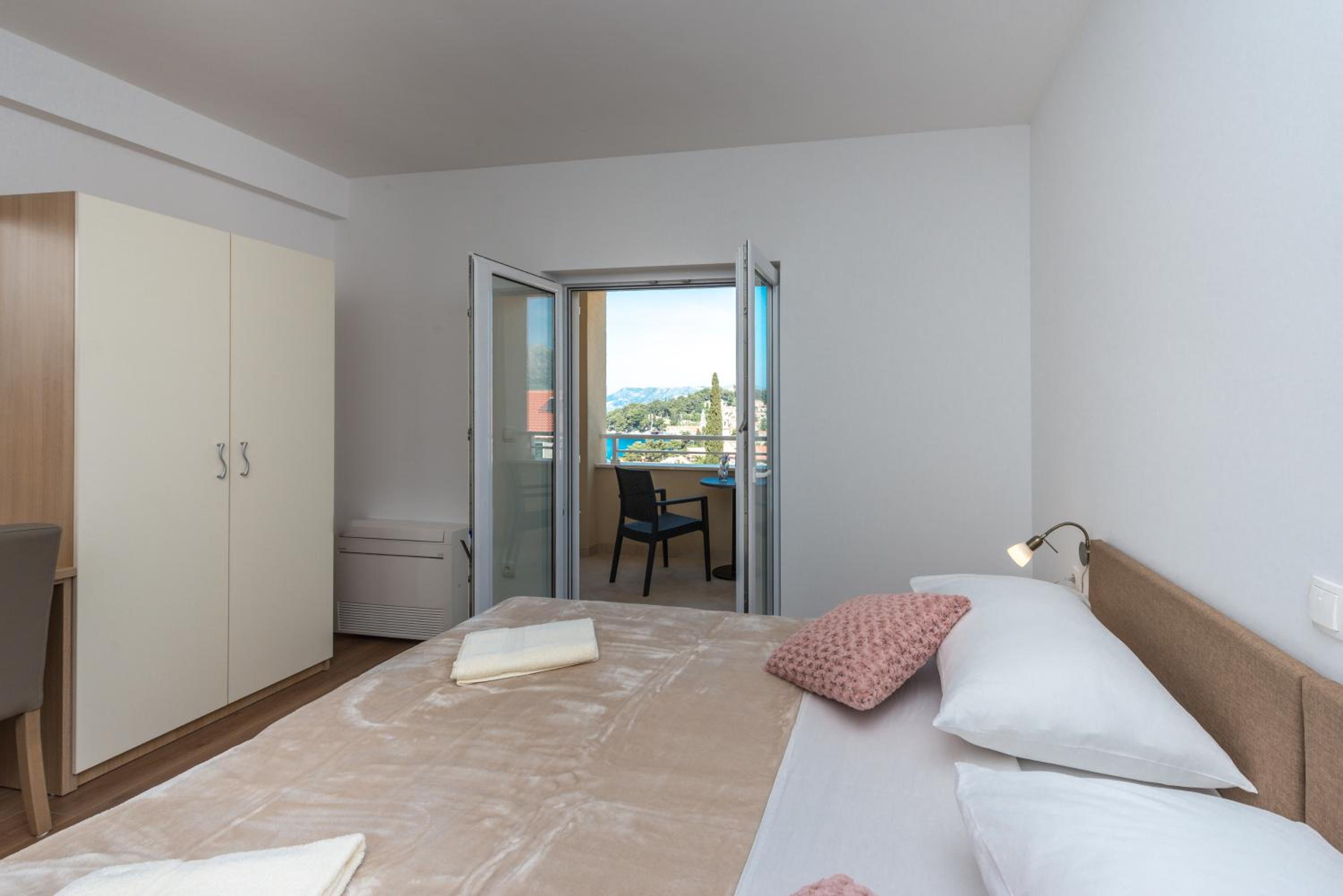 Apartments Rilovic, City and Sea view apartments