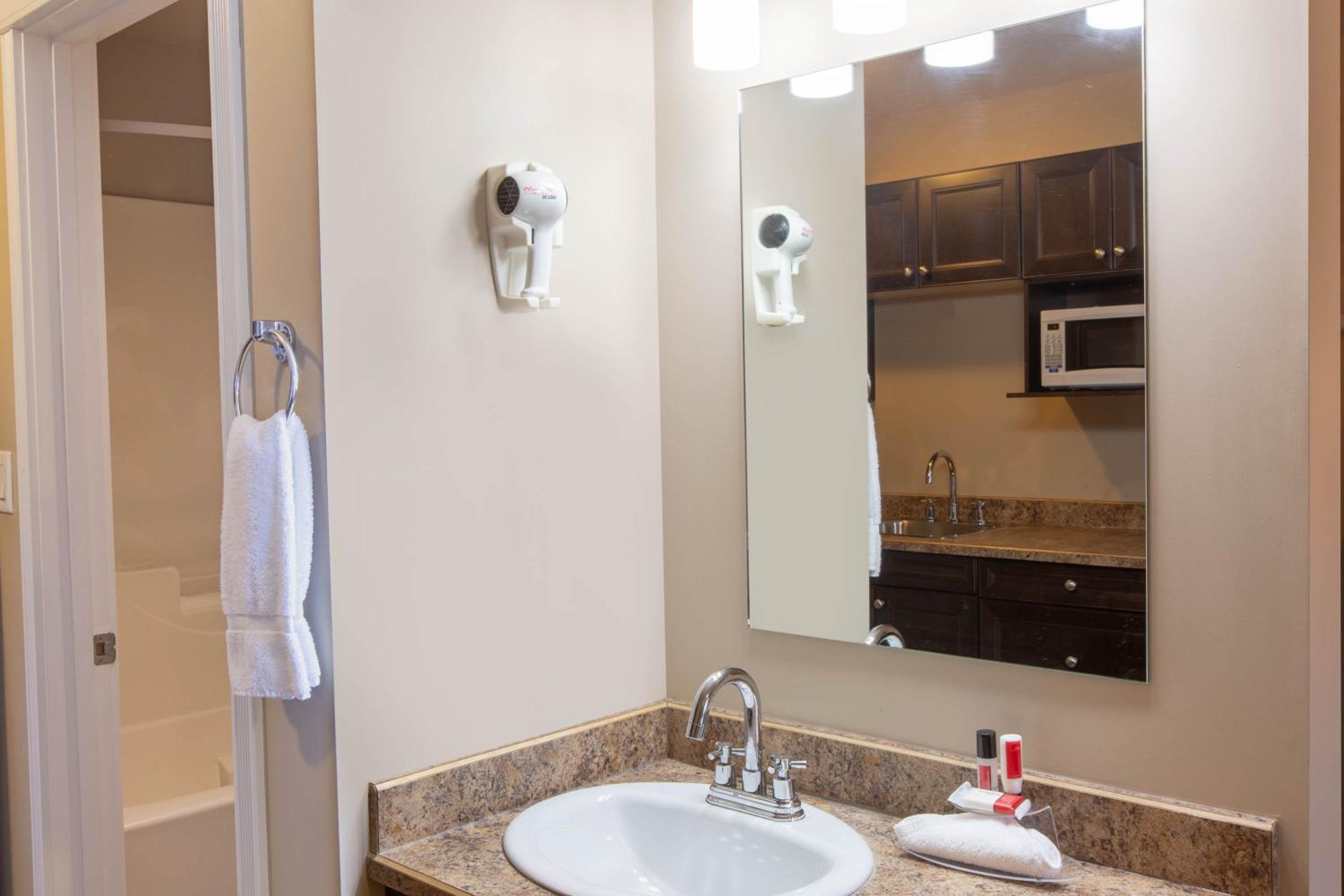 Super 8 by Wyndham Fort McMurray