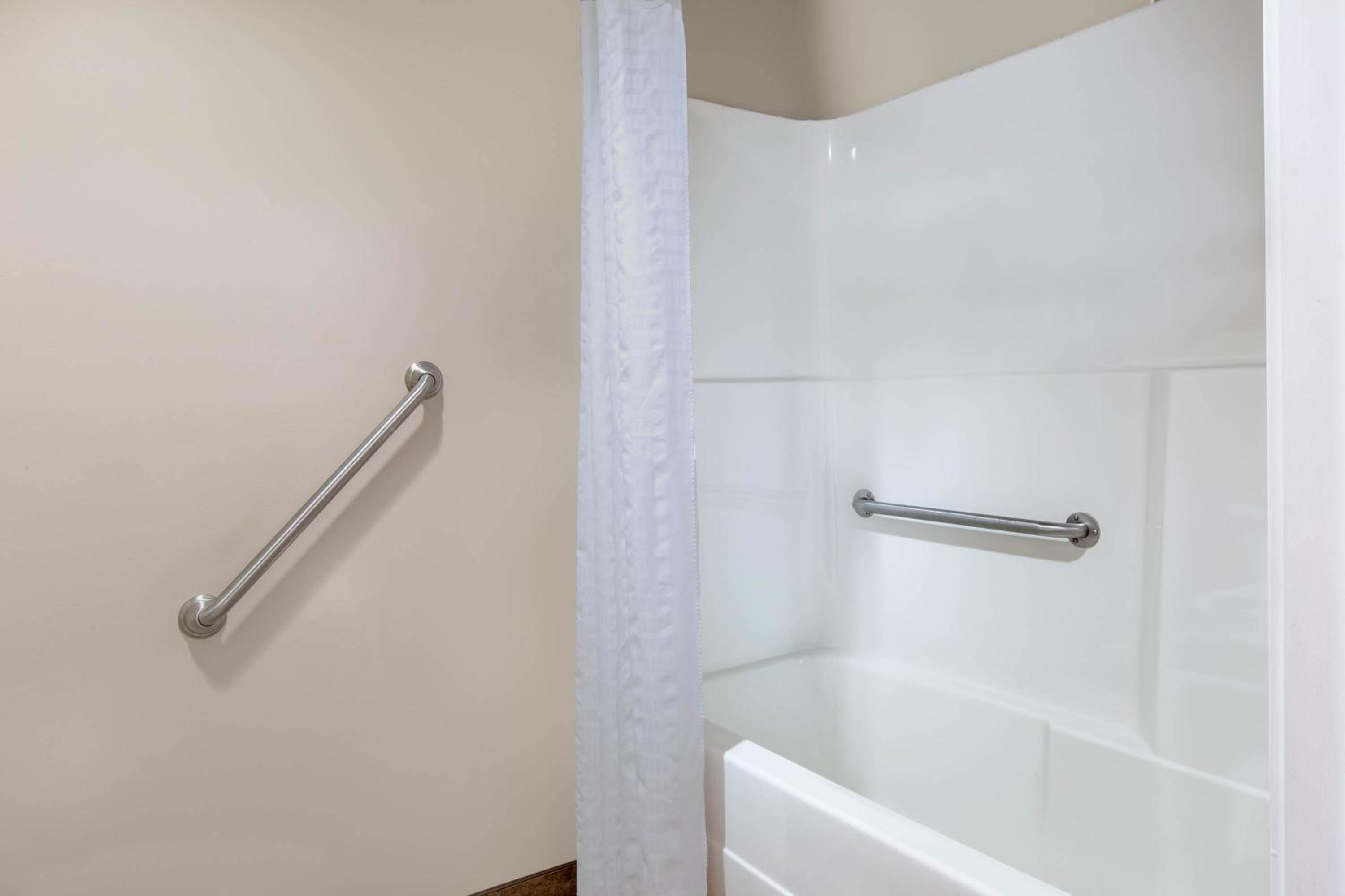 Super 8 by Wyndham Fort McMurray