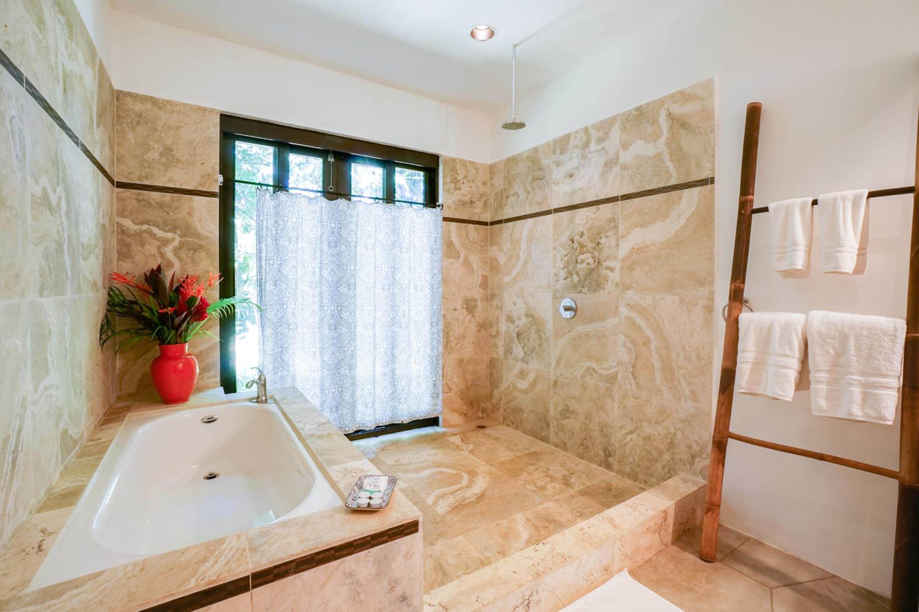 Makara Suite Mariposa Ground Floor