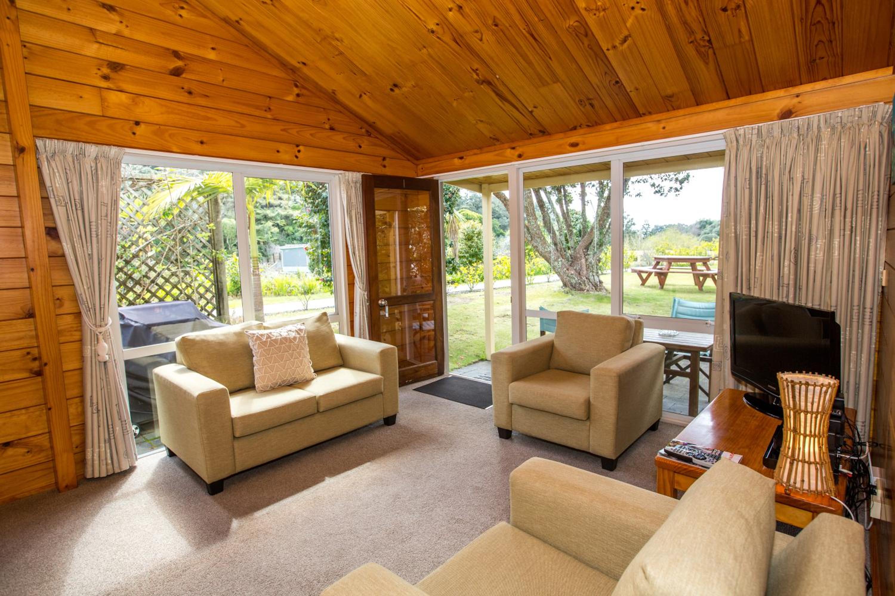 Tatahi Lodge Beach Resort