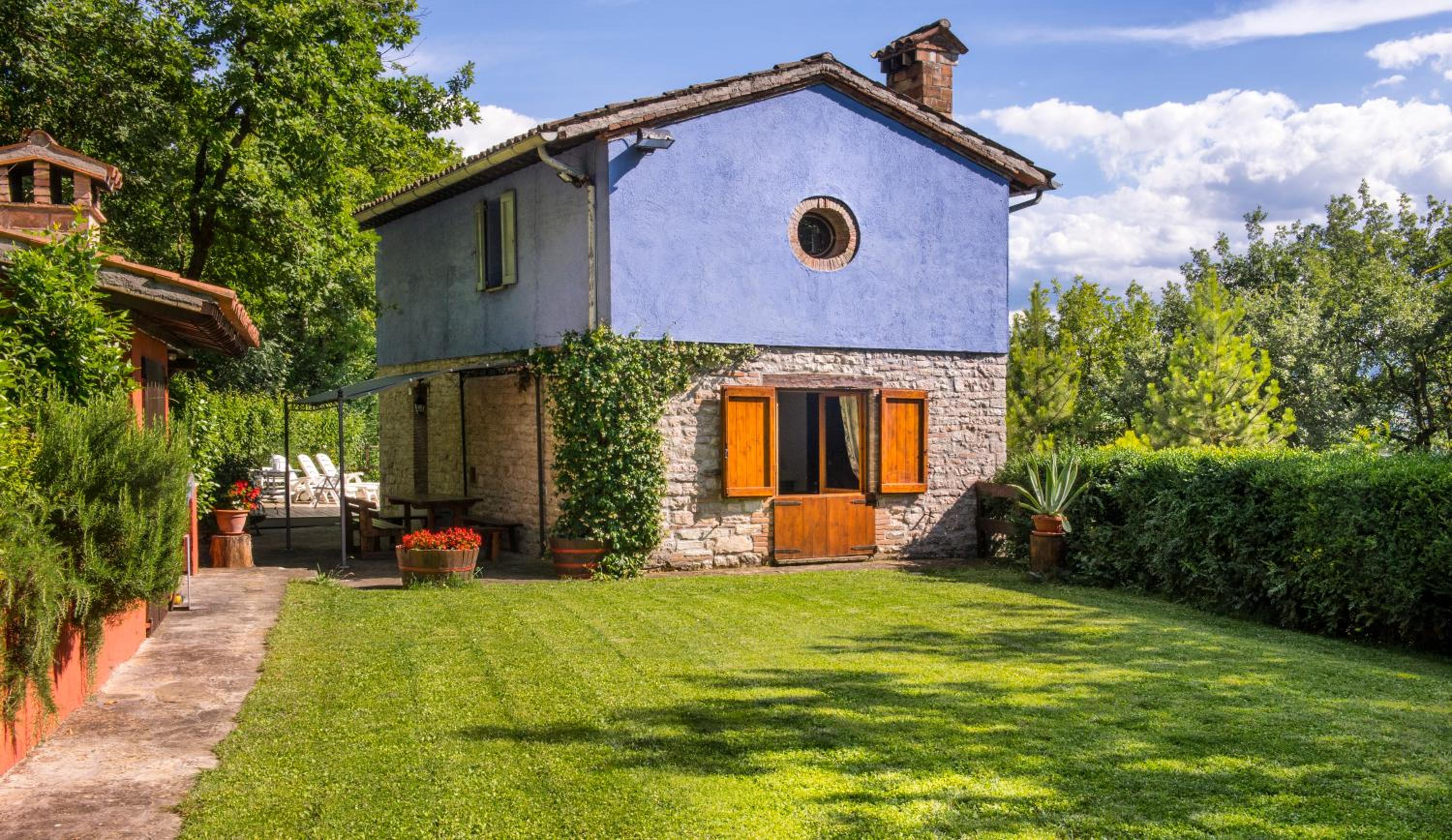 villa la chiesetta - private pool and Jacuzzi - Borgo Canapegna view 2