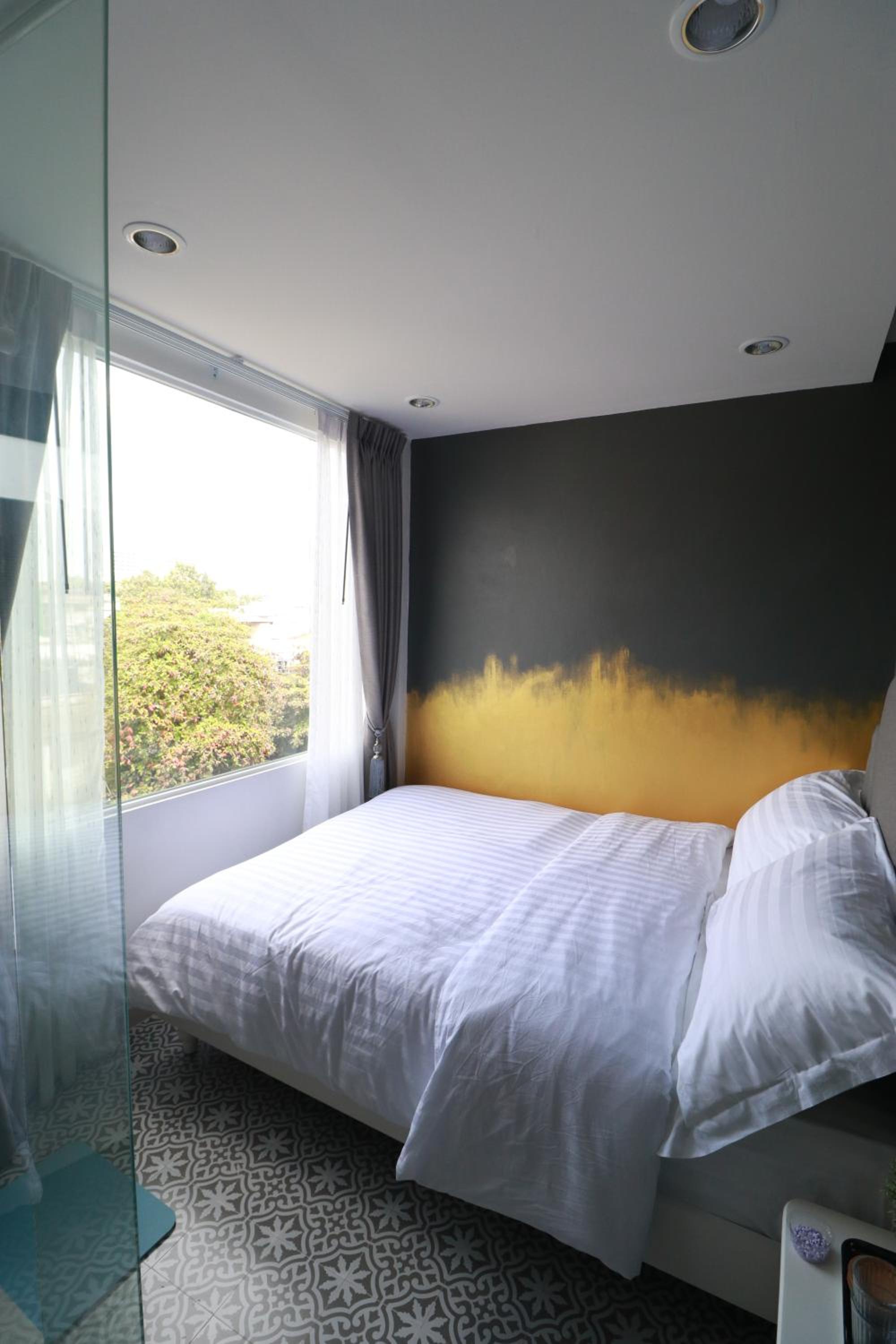 The LOL Elephant Hostel