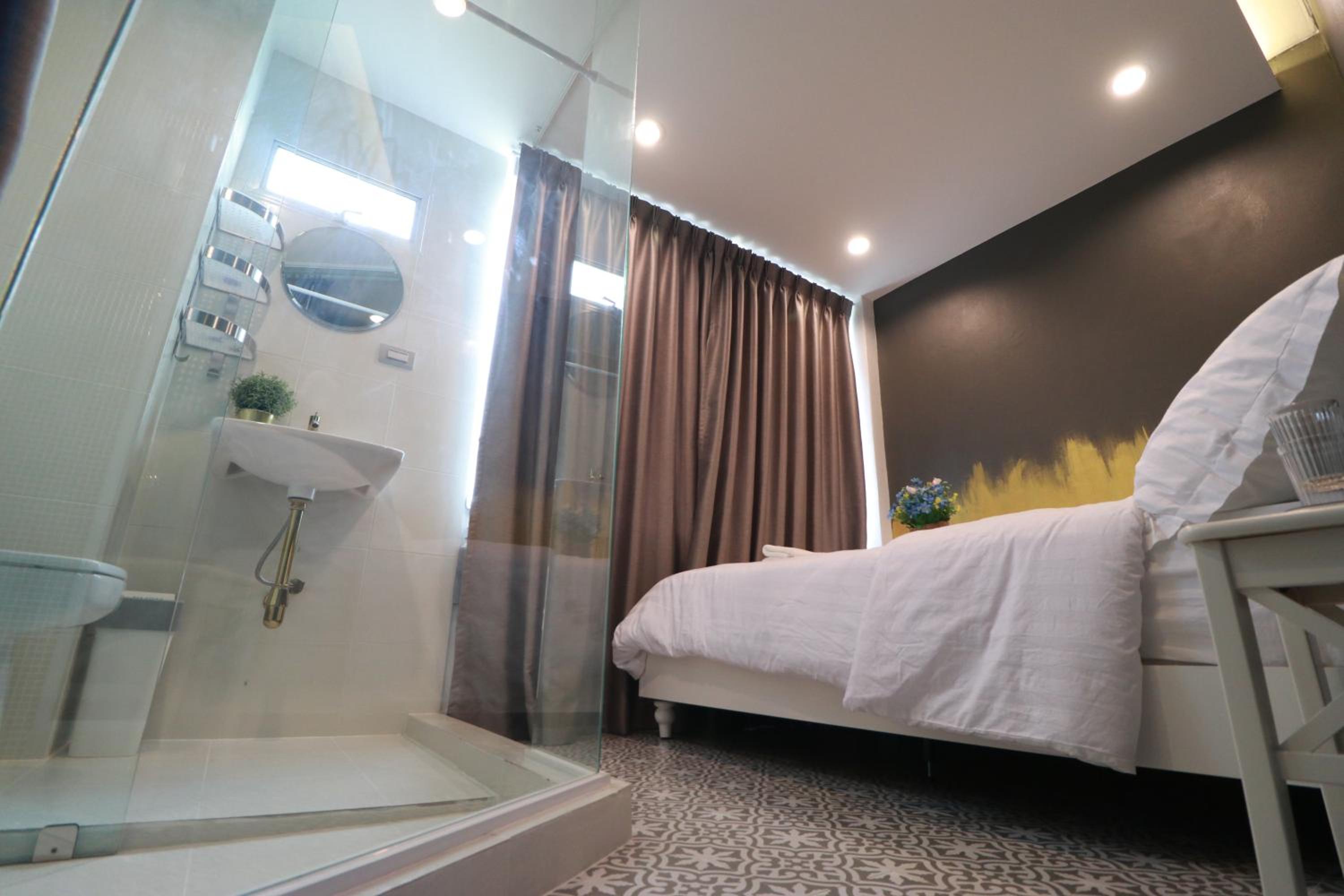 The LOL Elephant Hostel