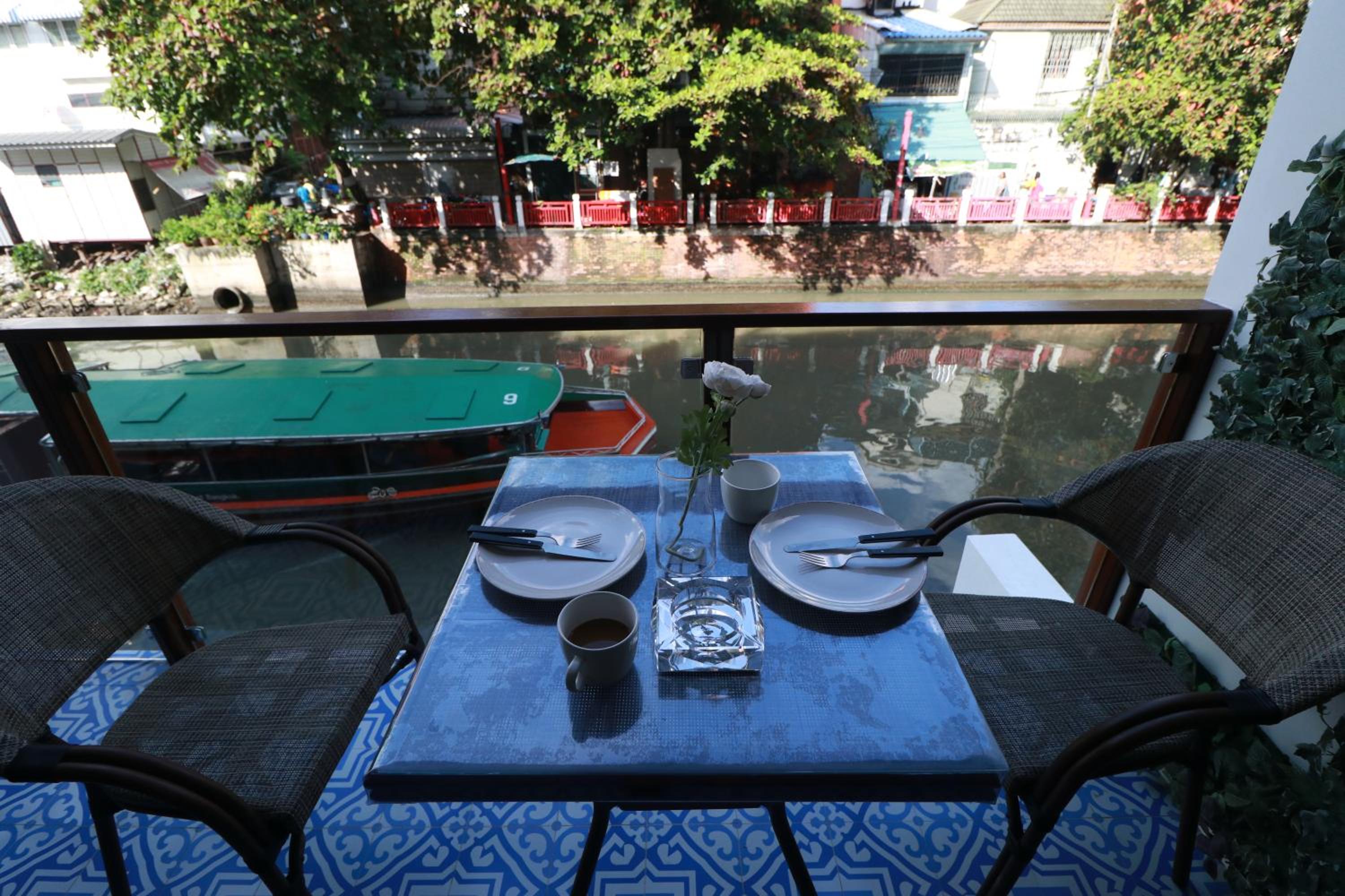 The LOL Elephant Hostel