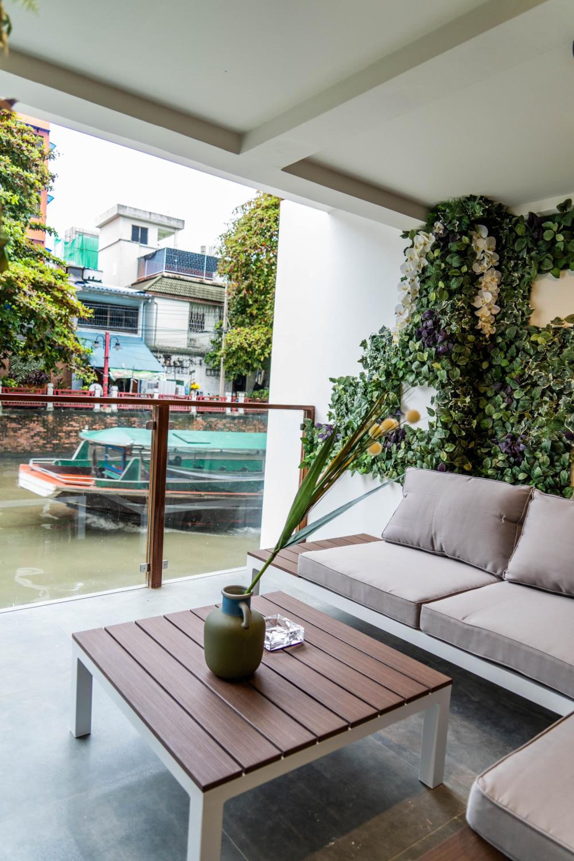The LOL Elephant Hostel
