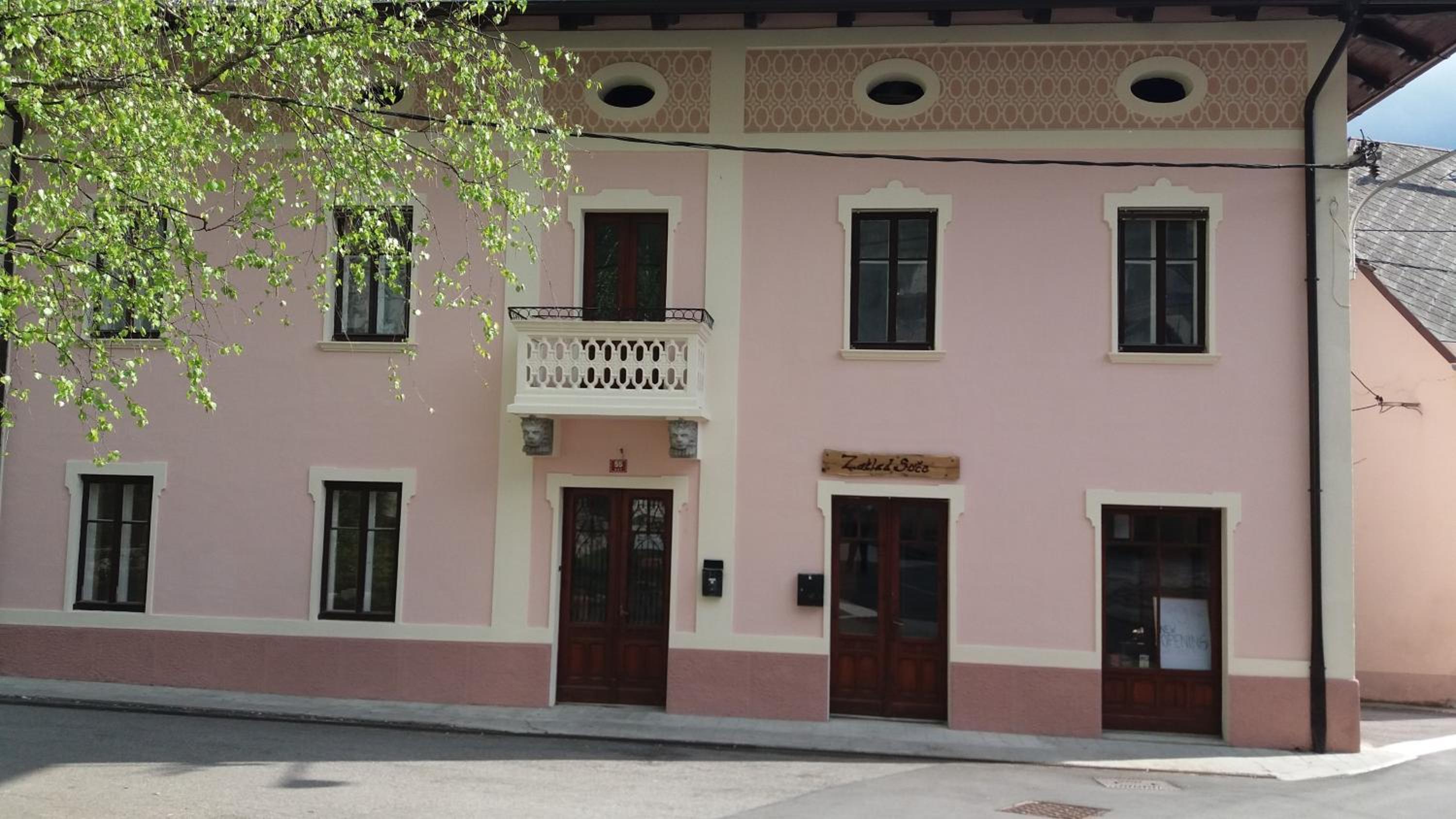 Apartment Zaklad Soče with hot tub and free parking view 3
