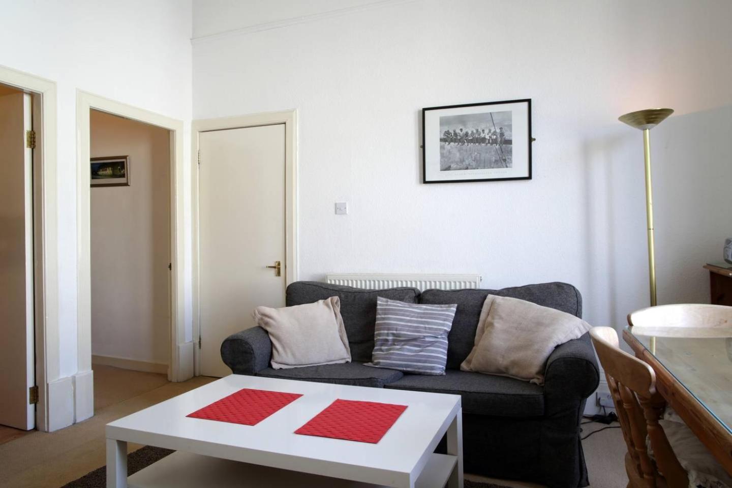 Grindlay Street Residence, 2 Bedroom, 2 Bathroom apartment close to Castle view 5