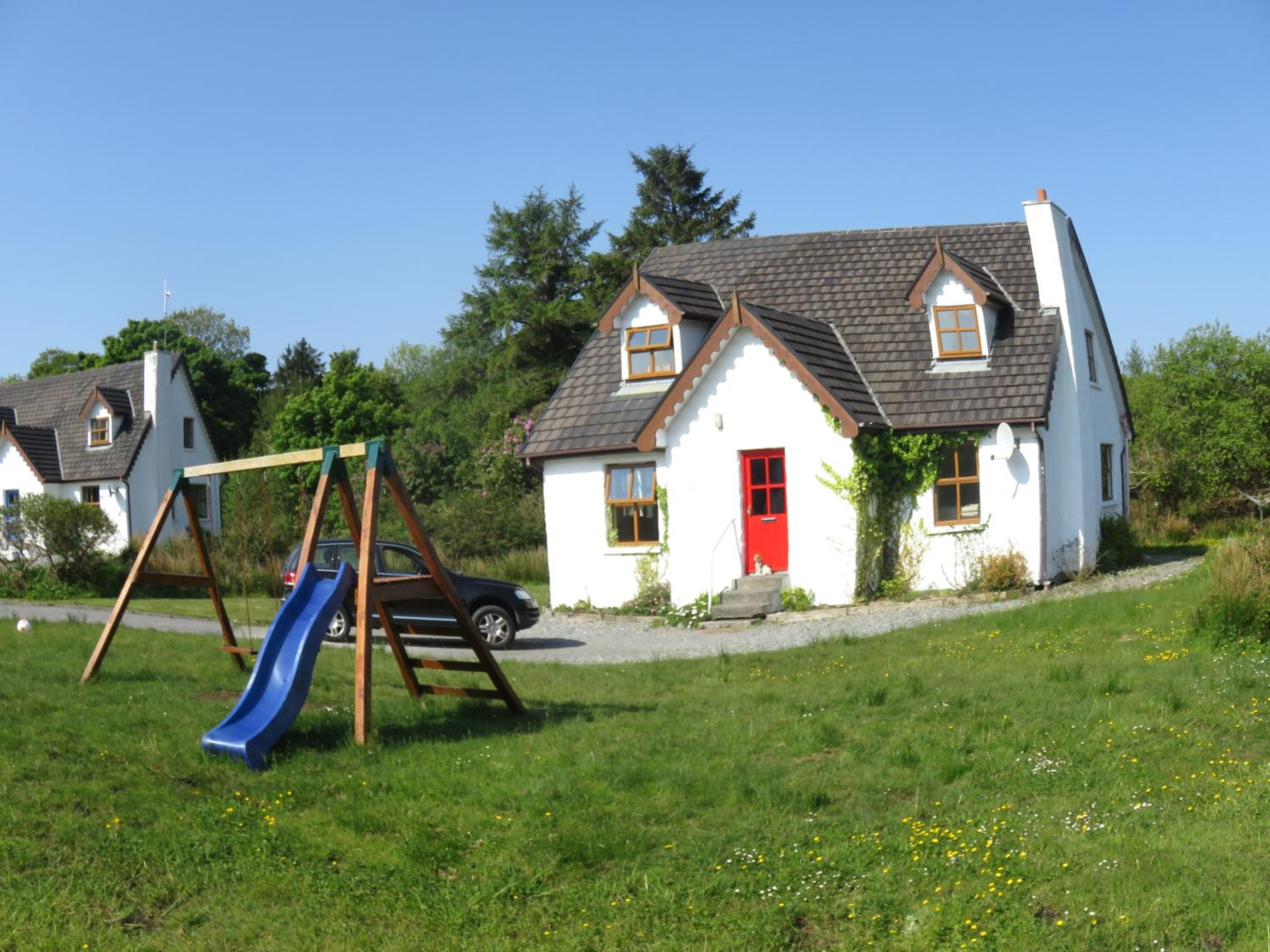 Heatherhill Farm Cottage in Letterfrack beside Connemara National Park view 2