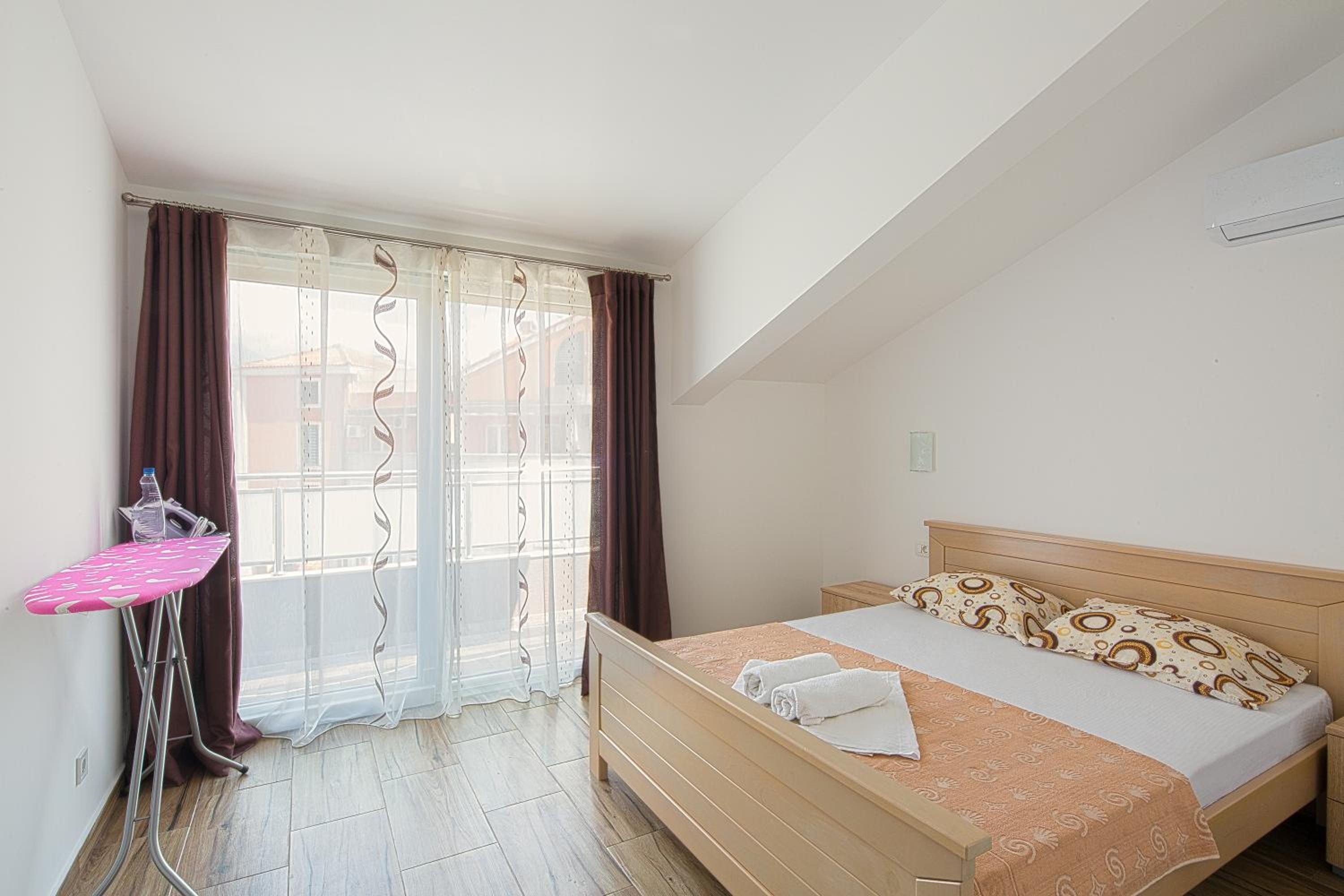 Apartments Budva Center 2 view 3