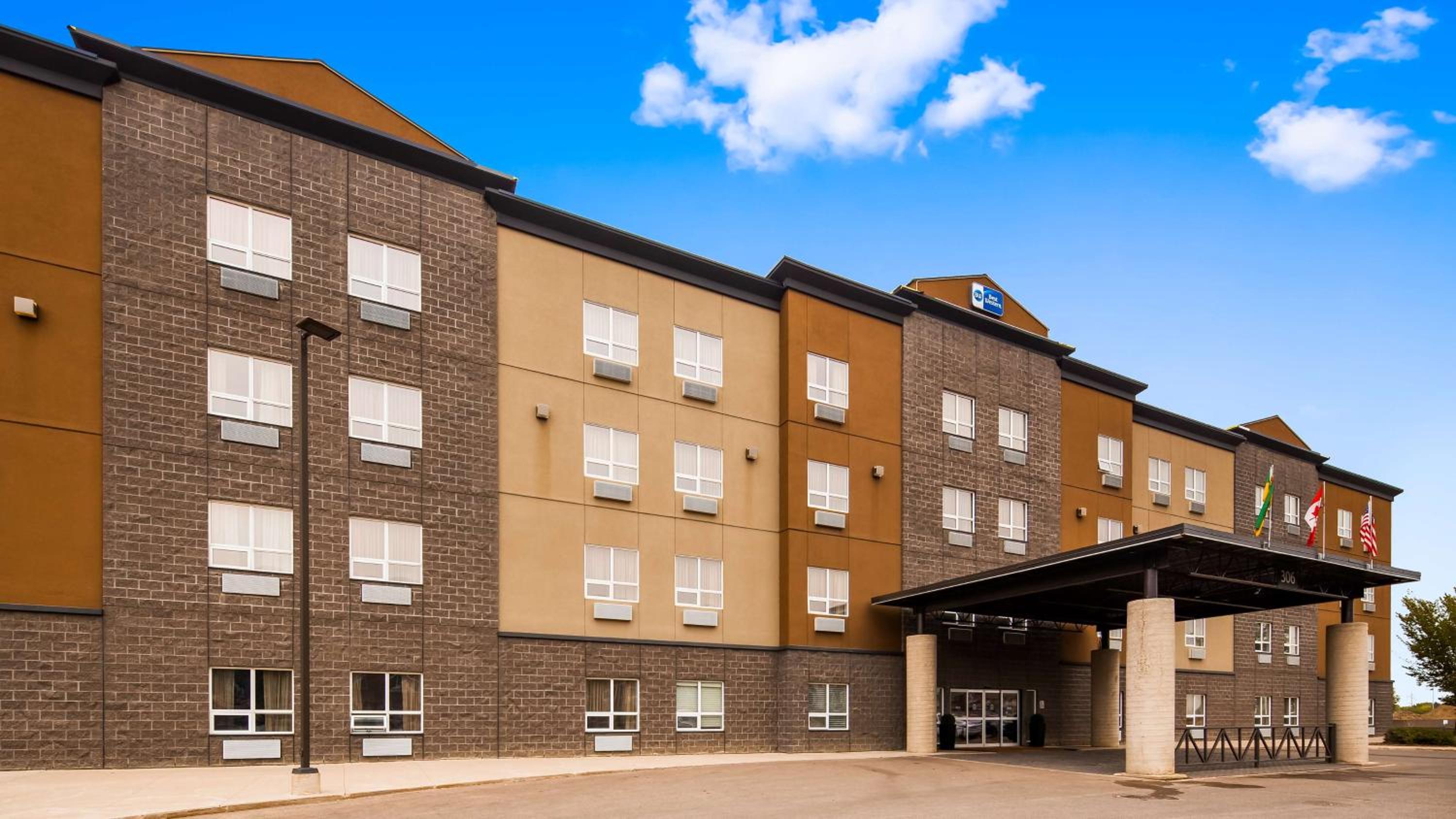 Saskatoon Vacations - Best Western Blairmore - Property Image 1