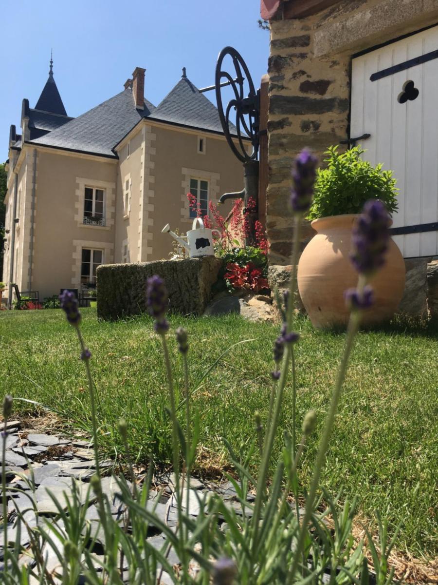 Le Petit Château des Cedres