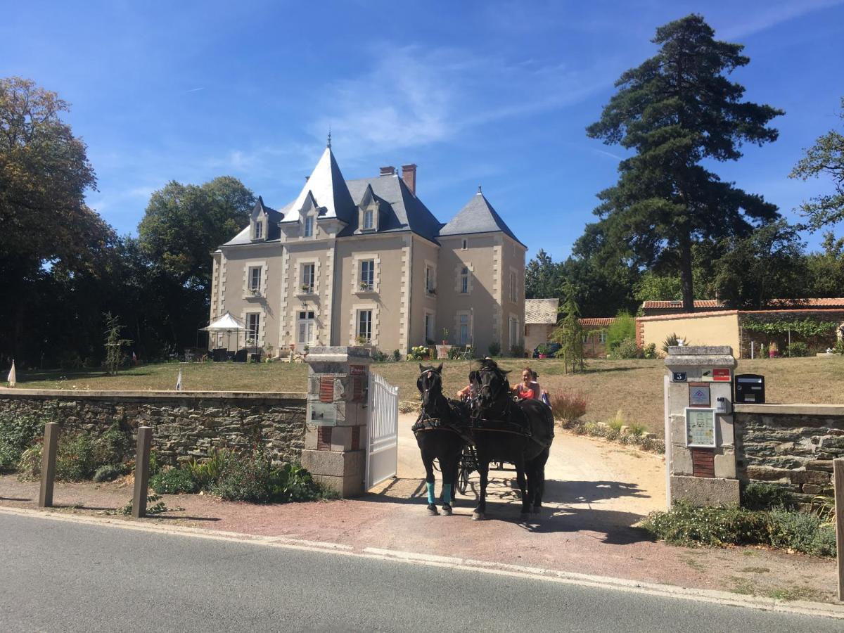 Le Petit Château des Cedres