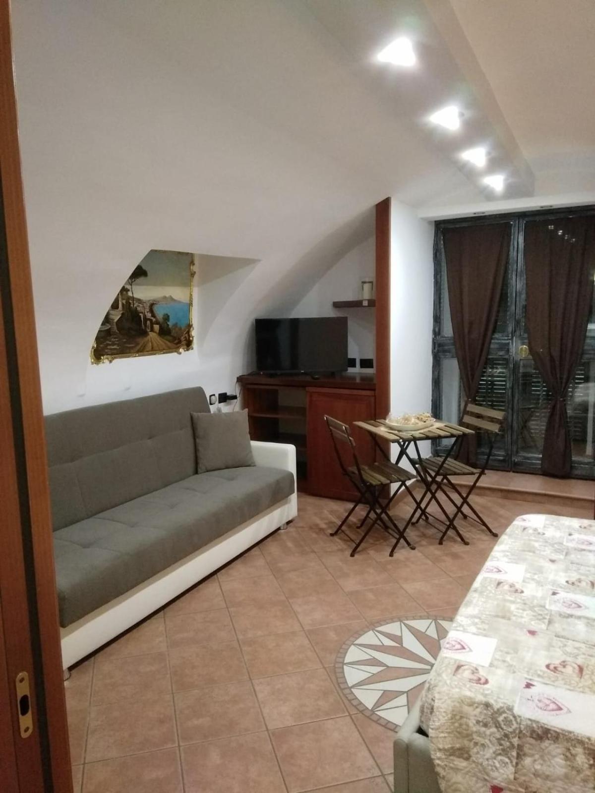 Home in love: balconcino spaccanapoli