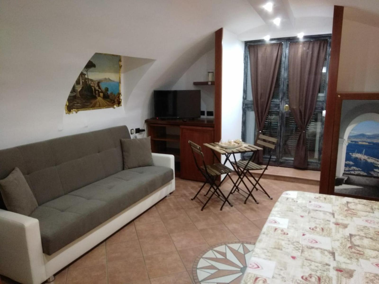 Home in love: balconcino spaccanapoli