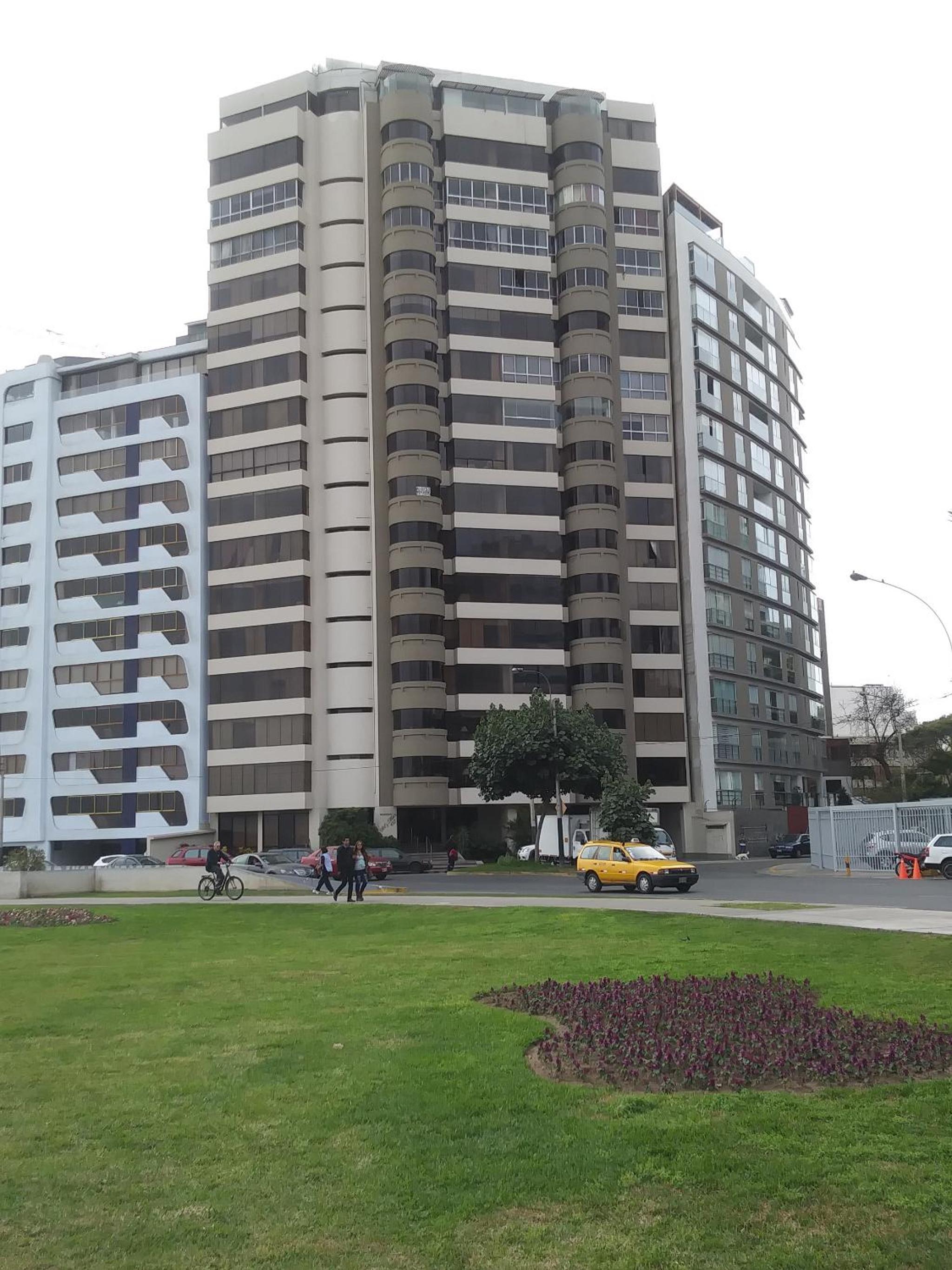 Oceanfront Miraflores Larcomar next to Marriott view 2