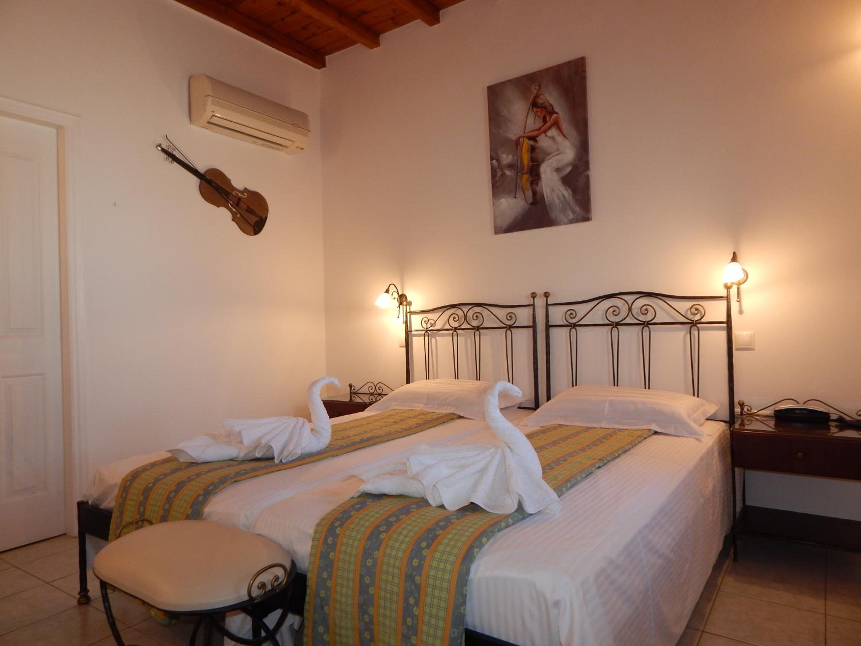 Tinos Suites & Apartments