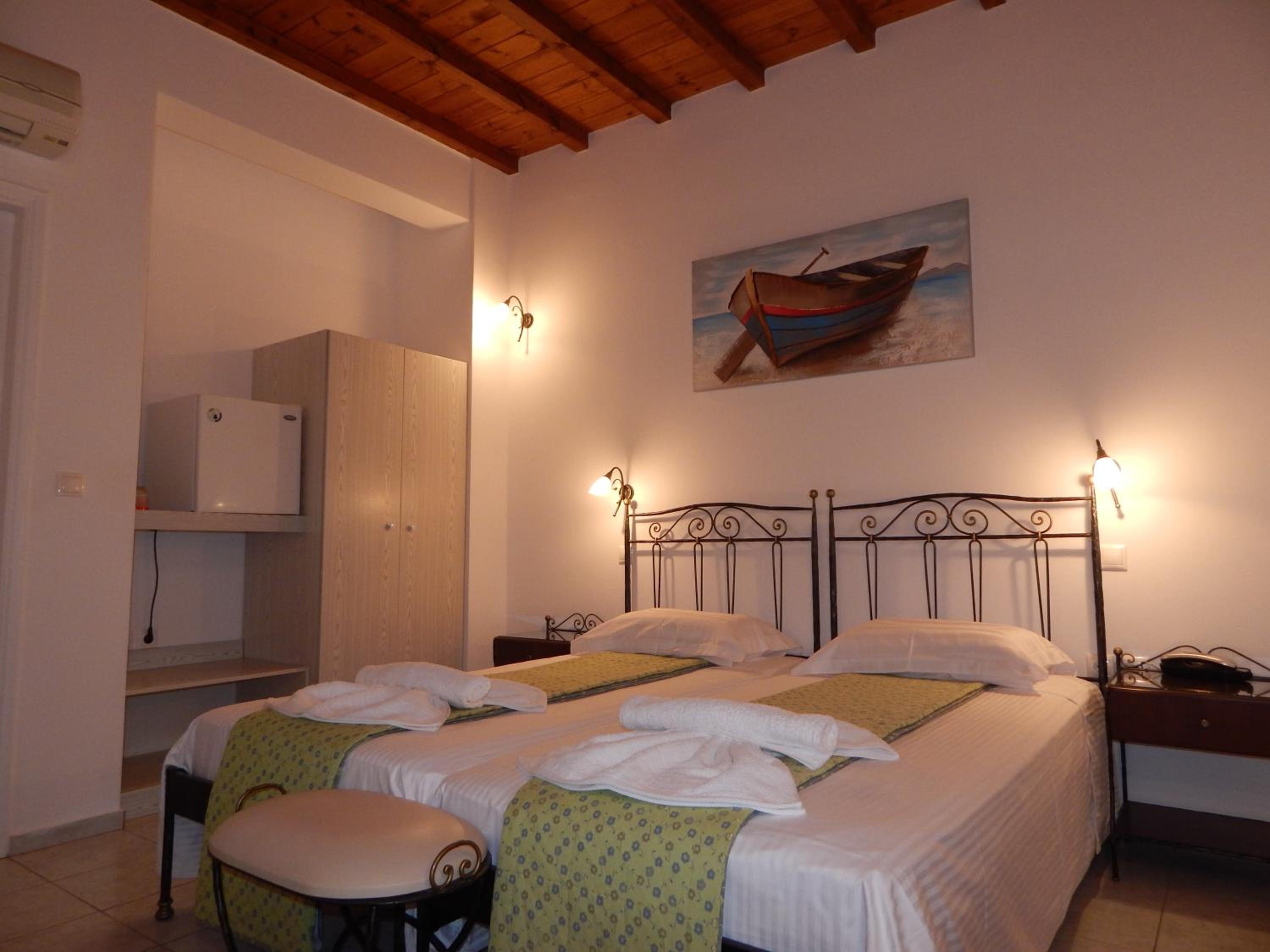 Tinos Suites & Apartments