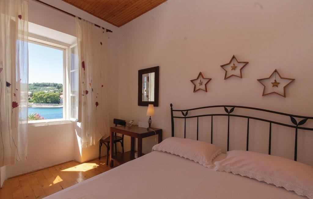 Oleander House view 4