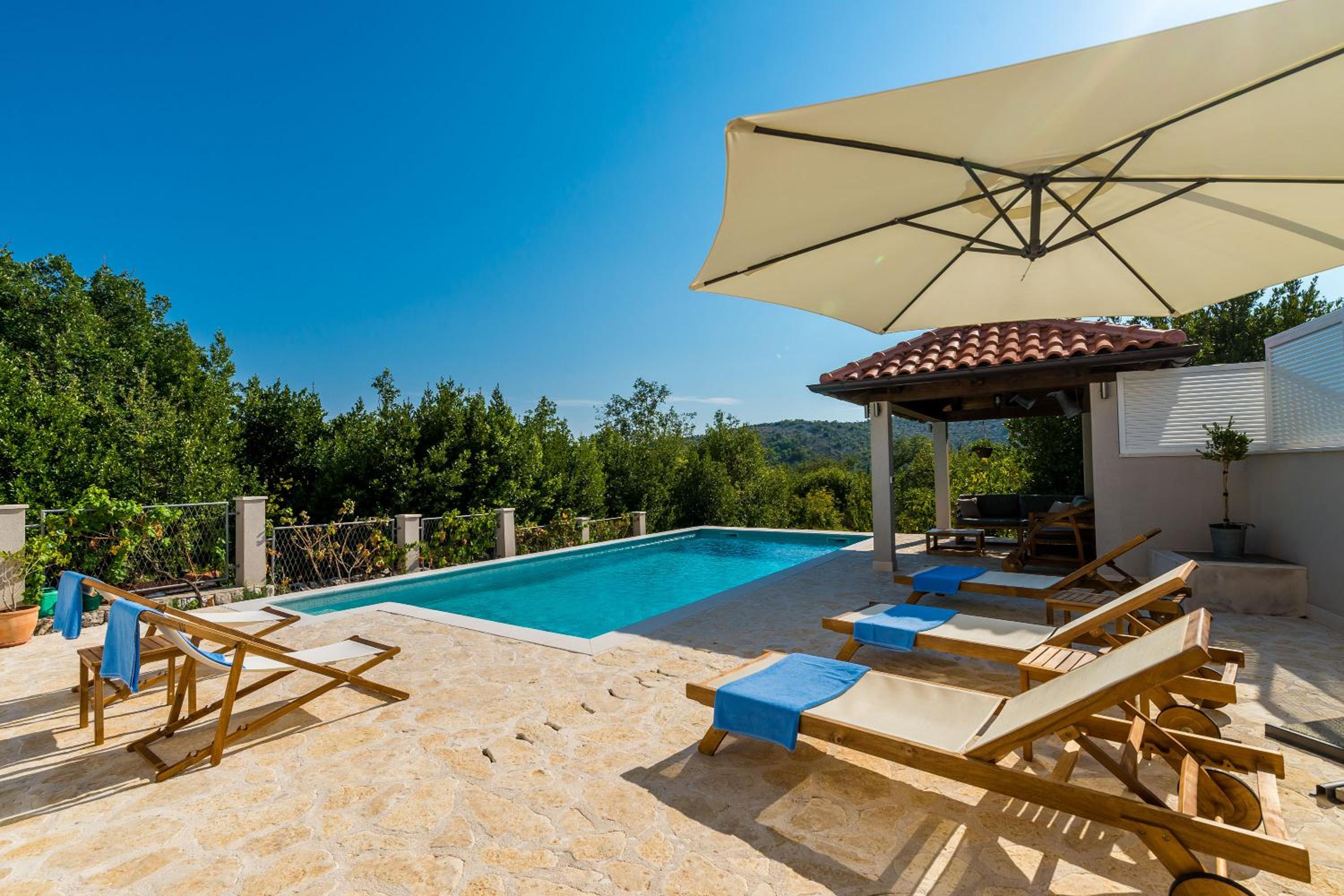 Villa Doli - Lovely holiday home with private pool view 3