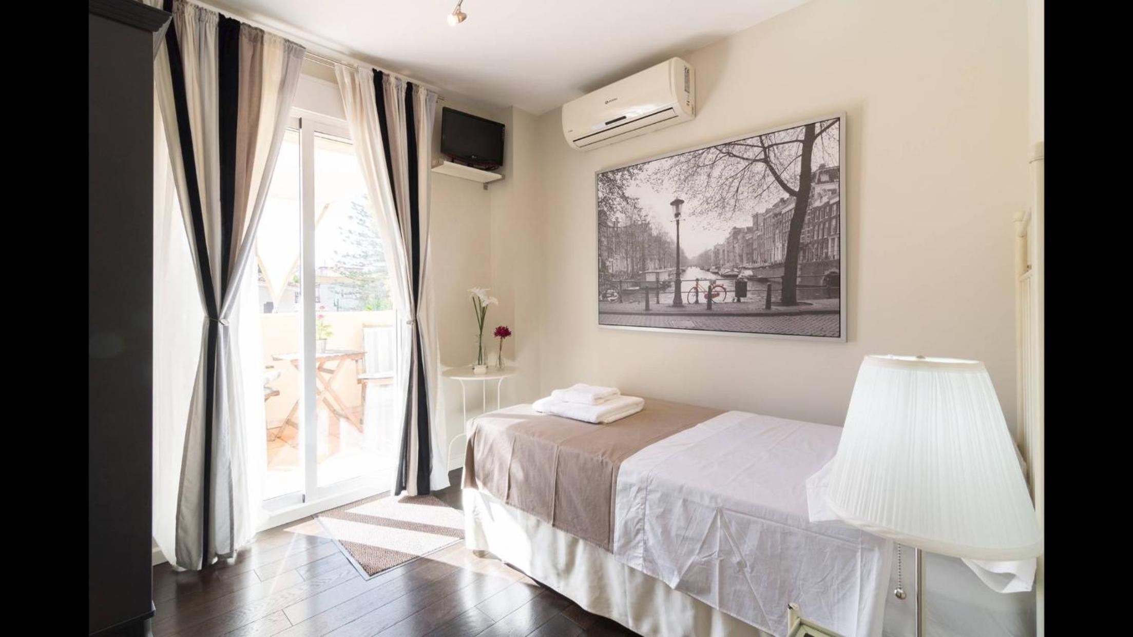 Kentia Rooms