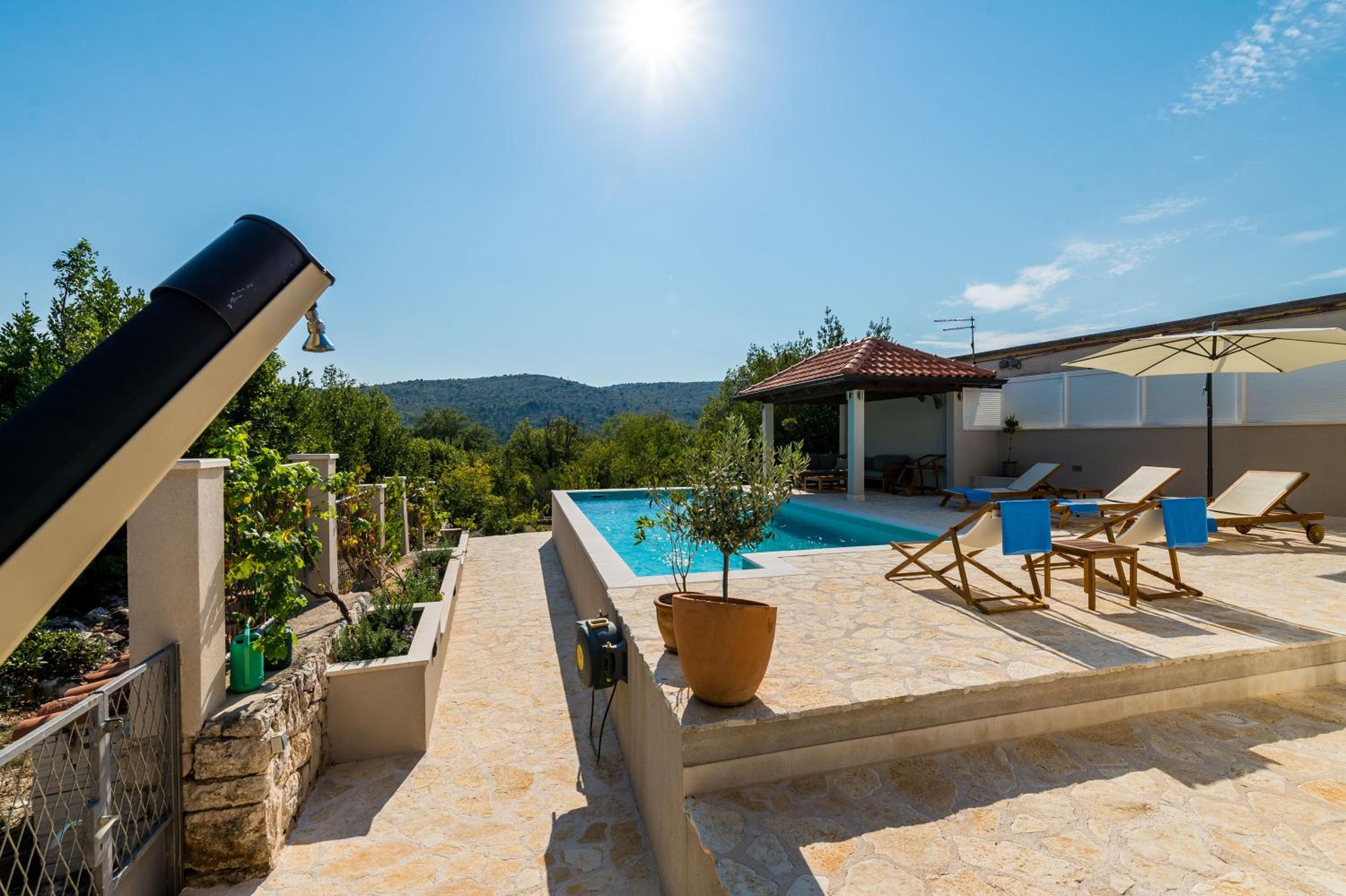 Villa Doli - Lovely holiday home with private pool view 2