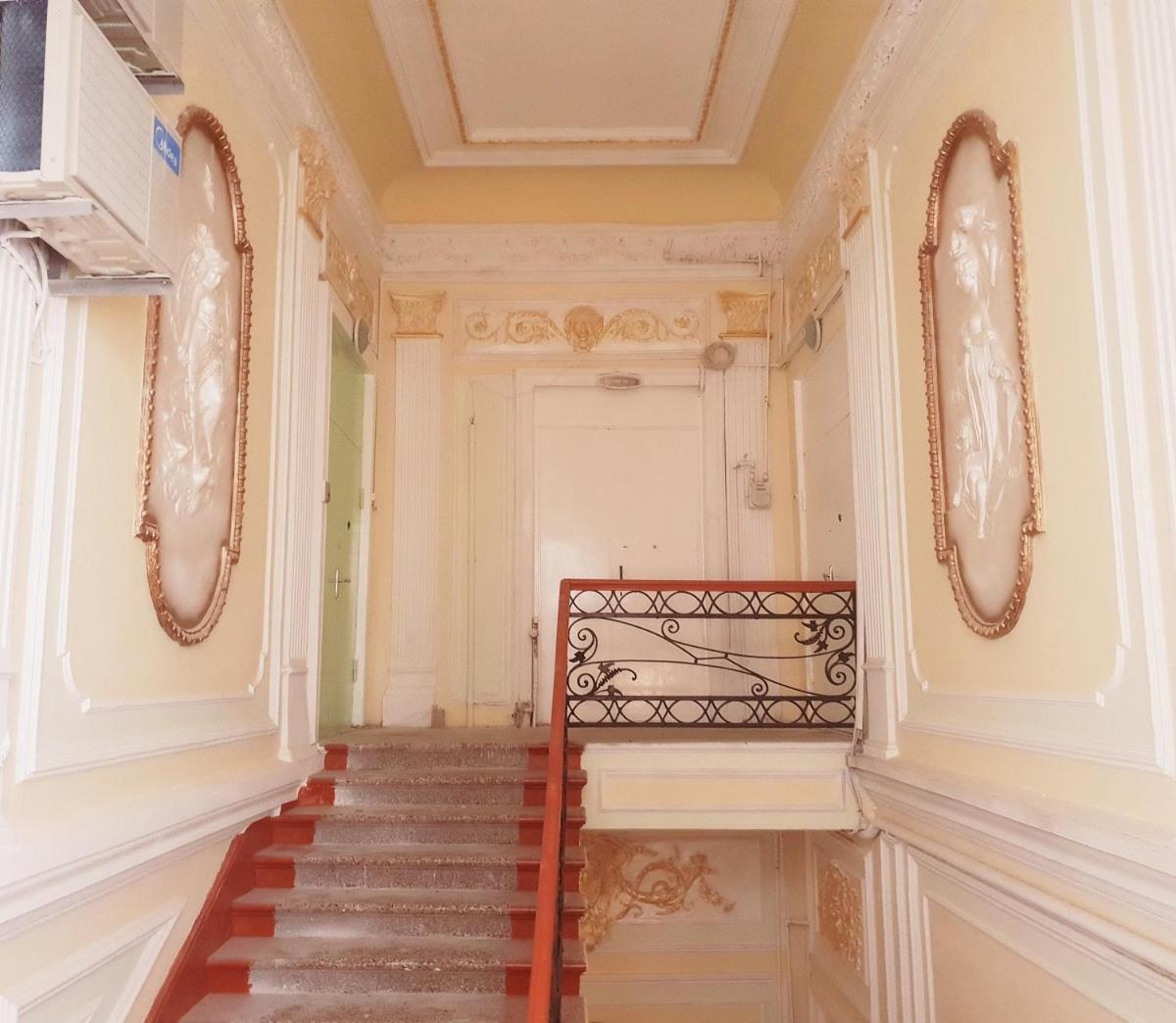 Central Apartment 