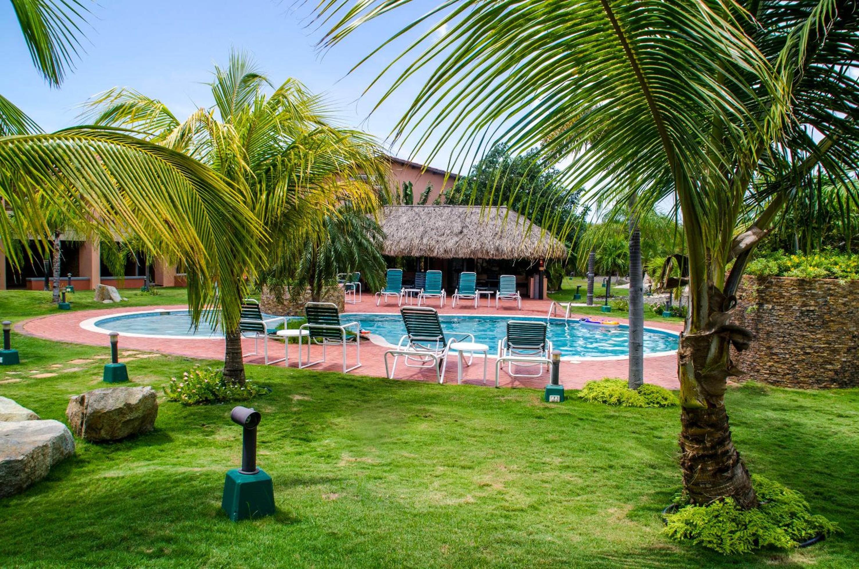 Family-Flexication-Friendly Villa, few steps from Eagle Beach