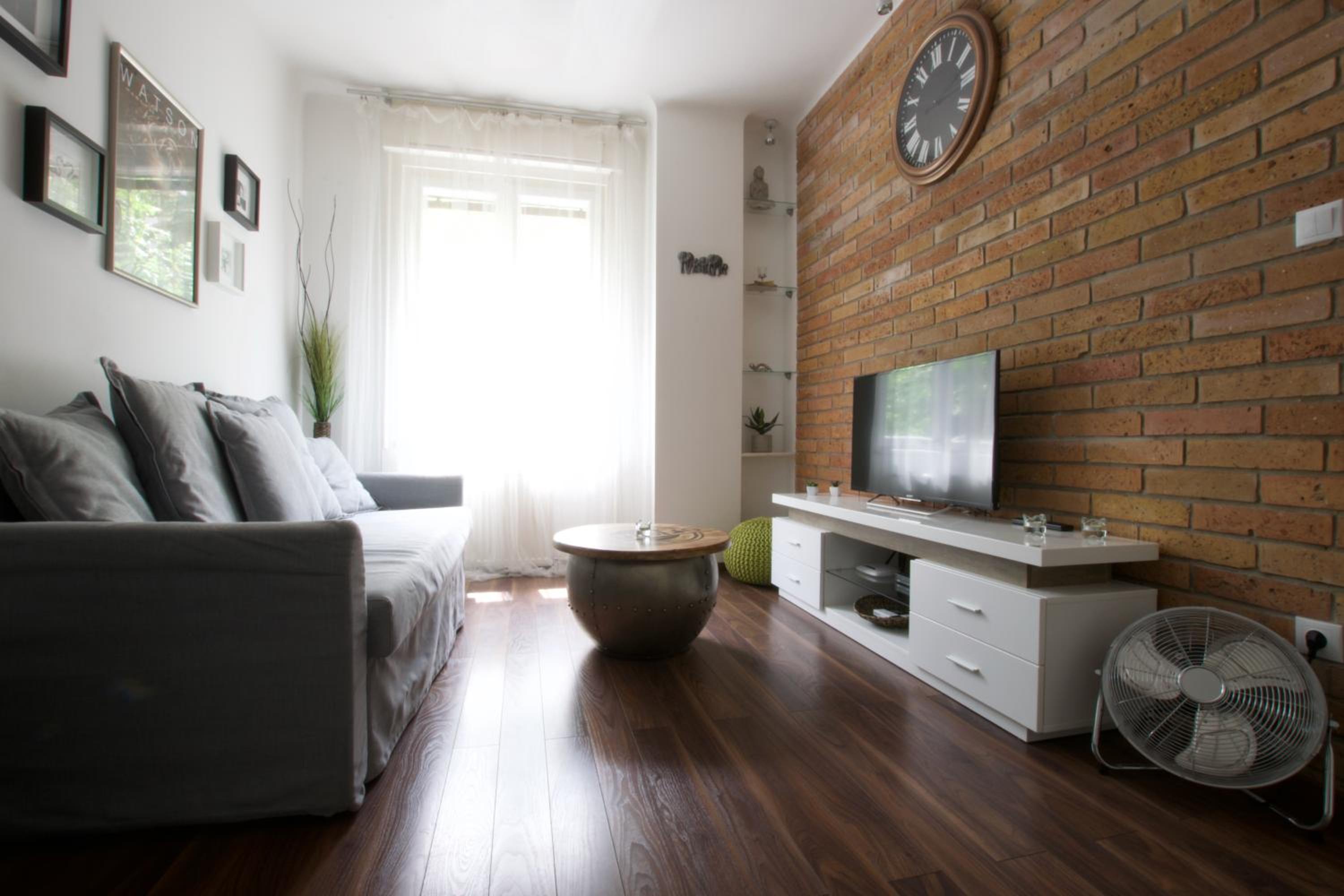 Standard Apartment by Hi5 - Nagymező 11 view 3
