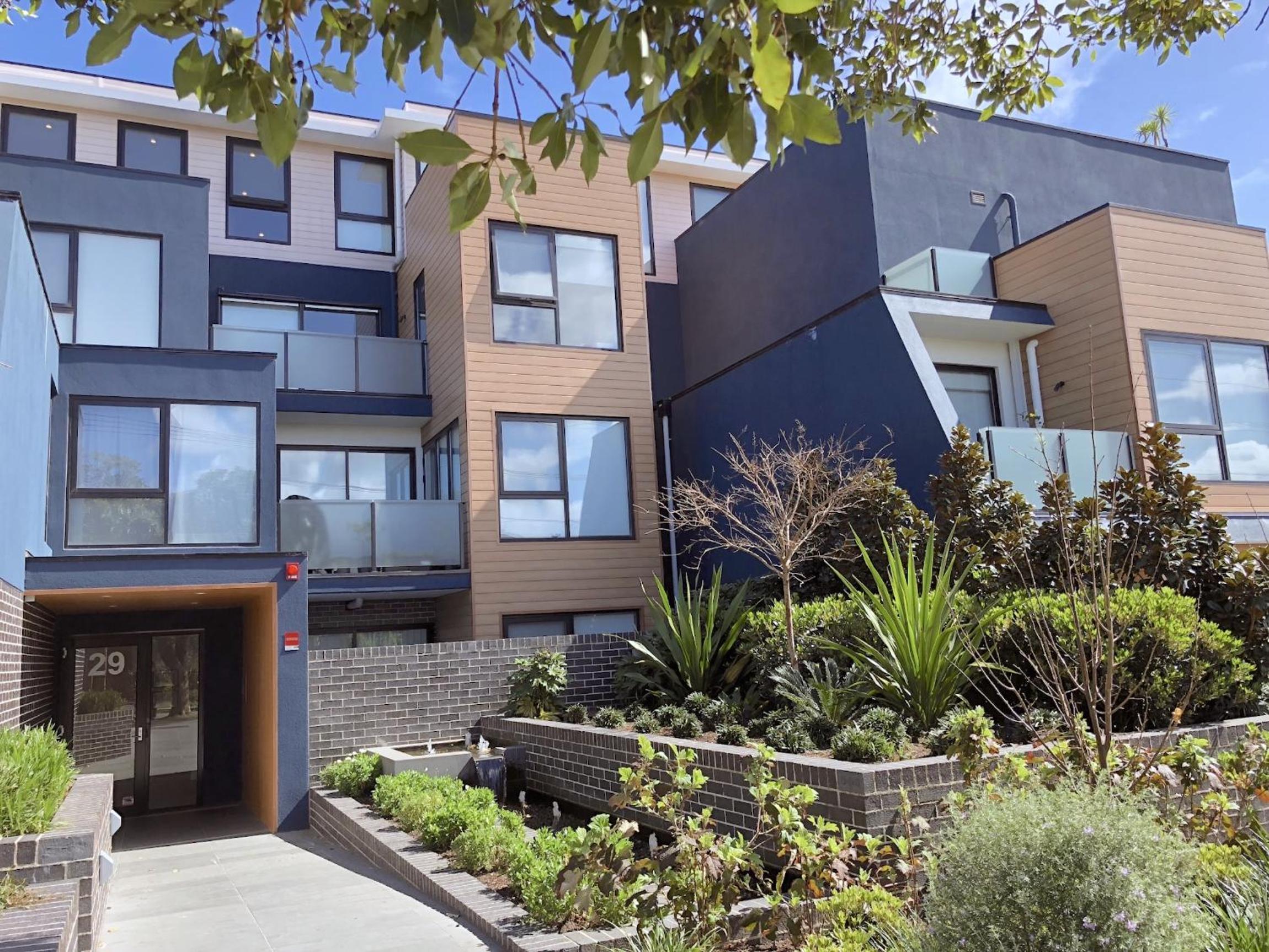 Pride Bentleigh Apartment with Private Garden view 4