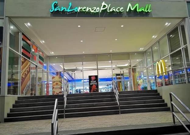 Makati Condo Edsa MRT Magallanes Station Chino Roces Ave cor EDSA IT Hub ONE Ayala Alphaland WiFi by 24K Residences view 5