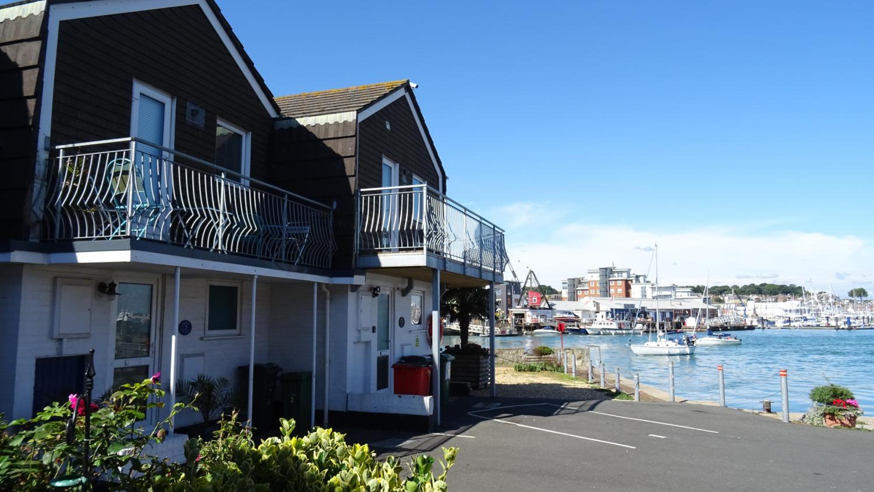 Aisla Cottage • East Cowes • Isle of Wight view 4