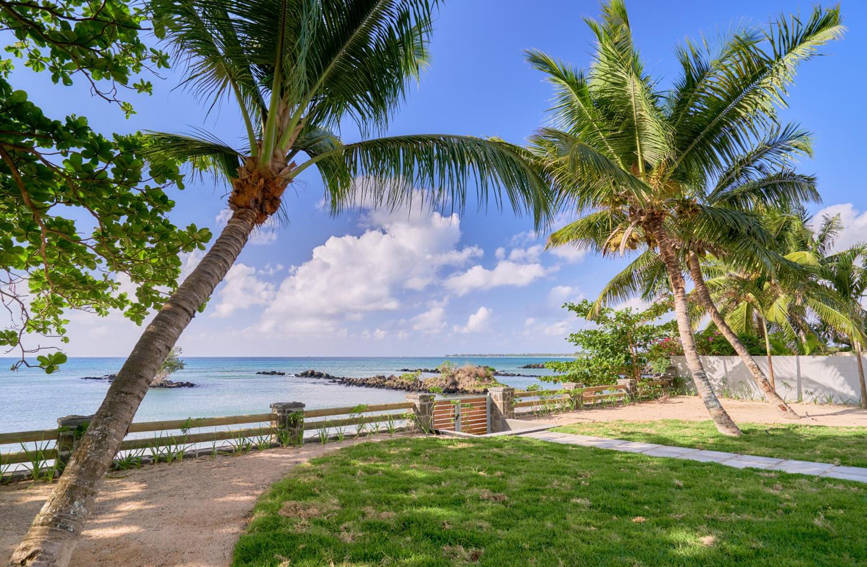 Les Estivales Beachfront Suites & Penthouses by LOV Mauritius view 3