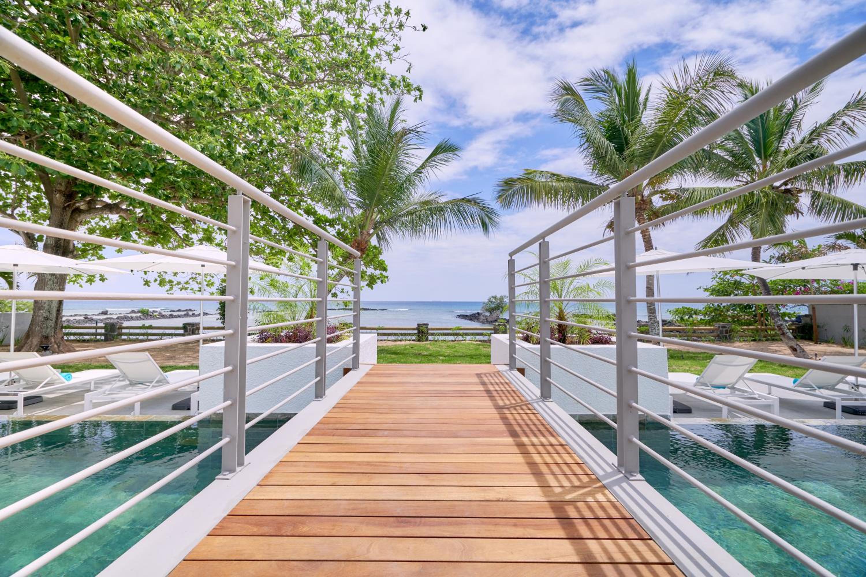 Les Estivales Beachfront Suites & Penthouses by LOV Mauritius view 4