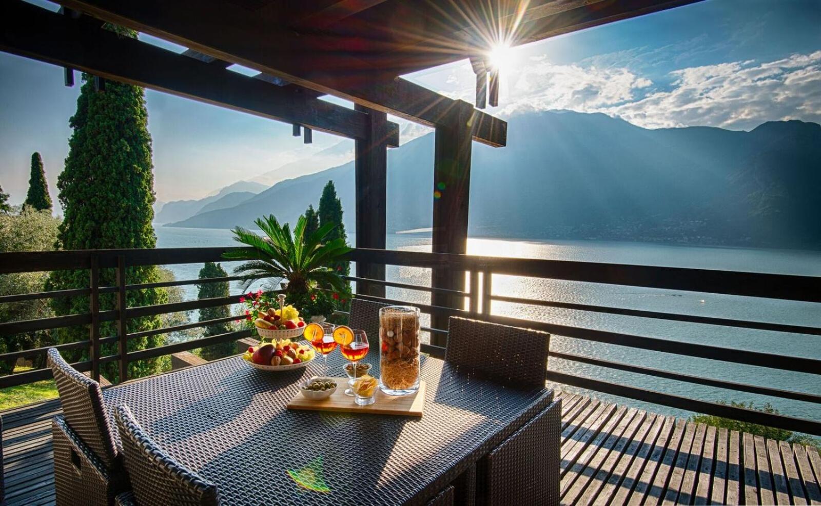 Villa Meraviglia - Private Villa with garden, pool and Breathtaking Lake Como Views view 4