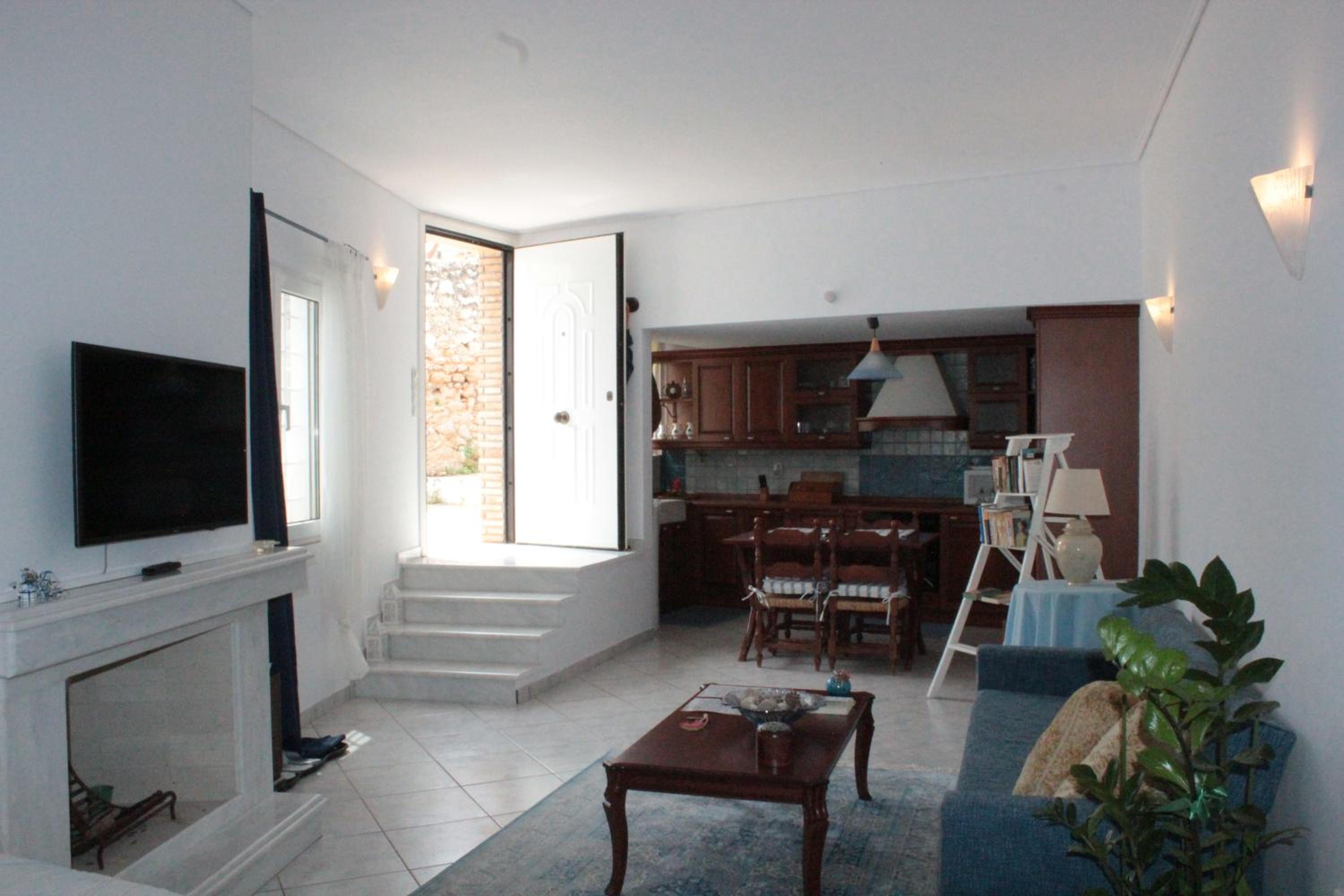 Seafarer's Suite by Filos Inc