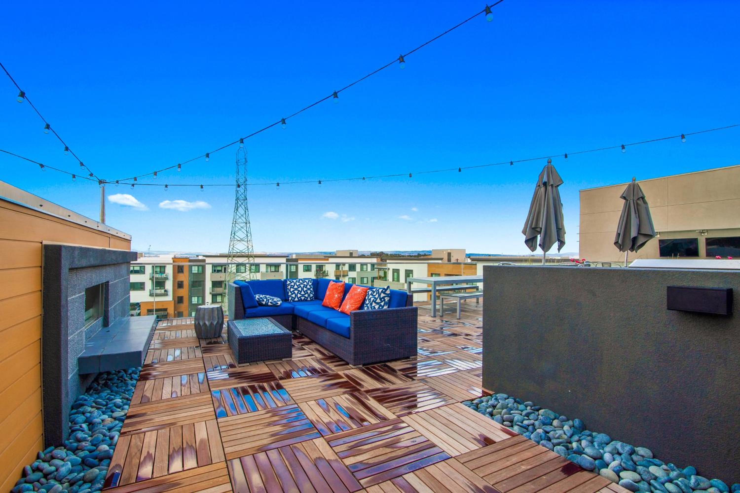 Global Luxury Suites in Menlo Park