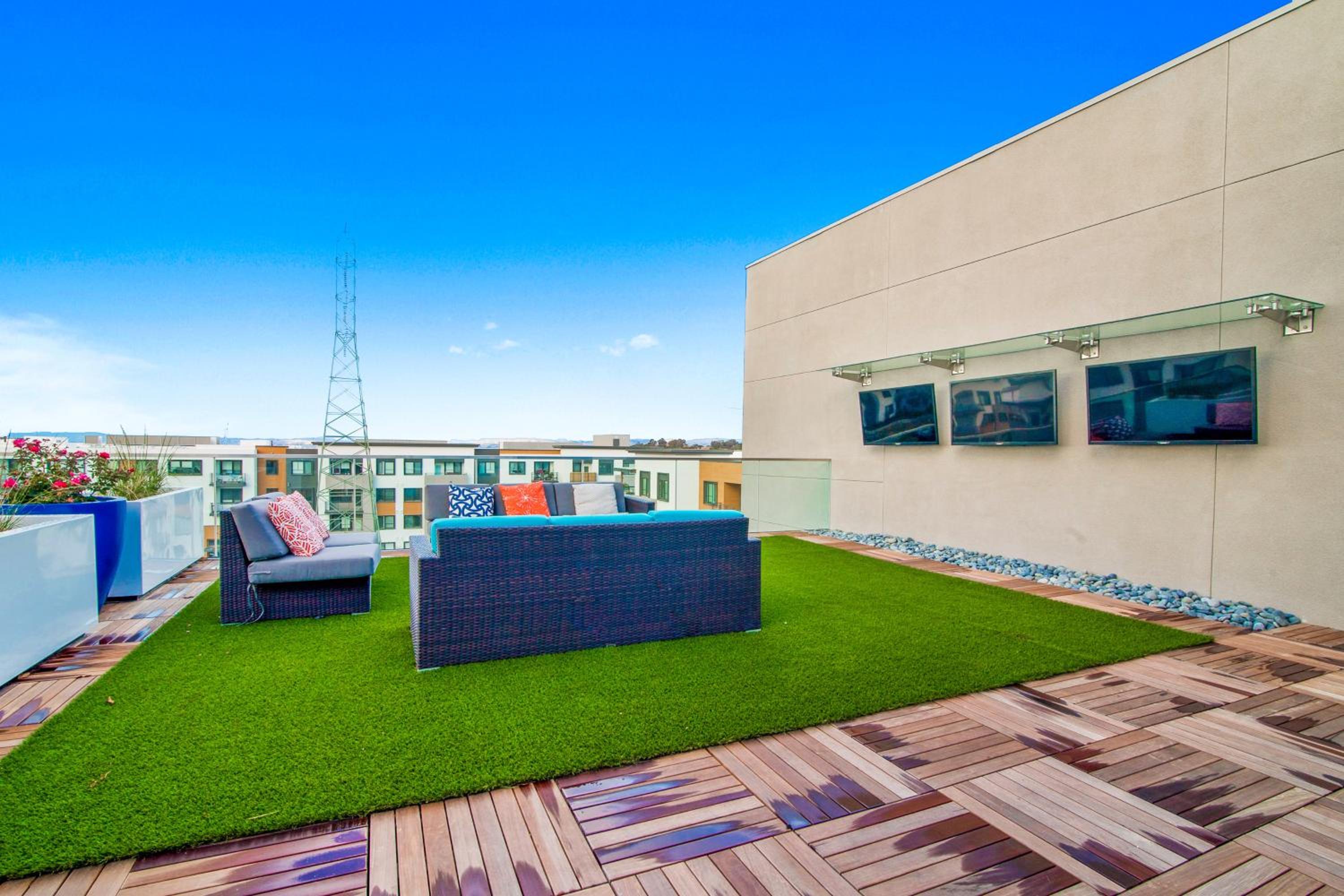 Global Luxury Suites in Menlo Park