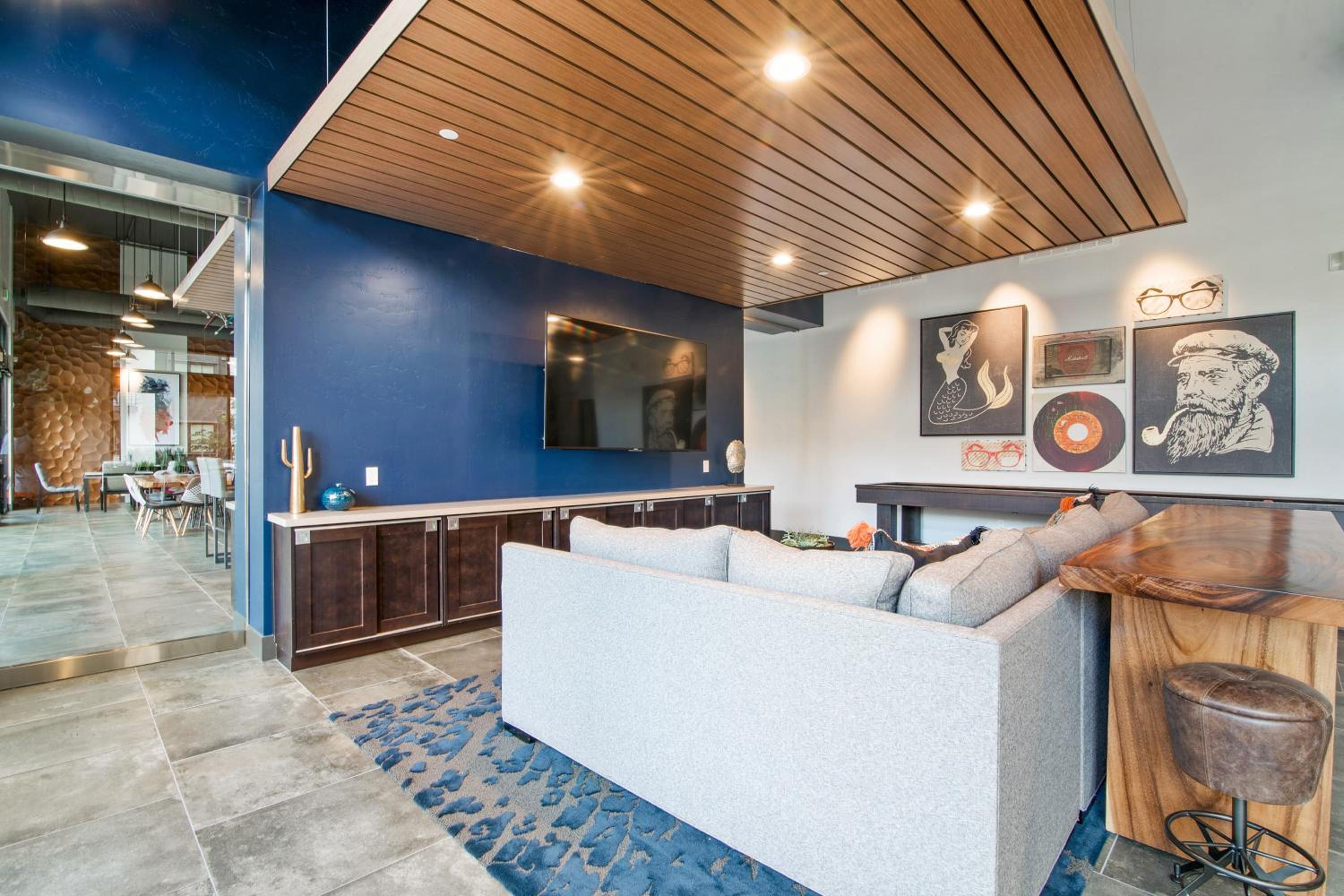 Global Luxury Suites in Menlo Park