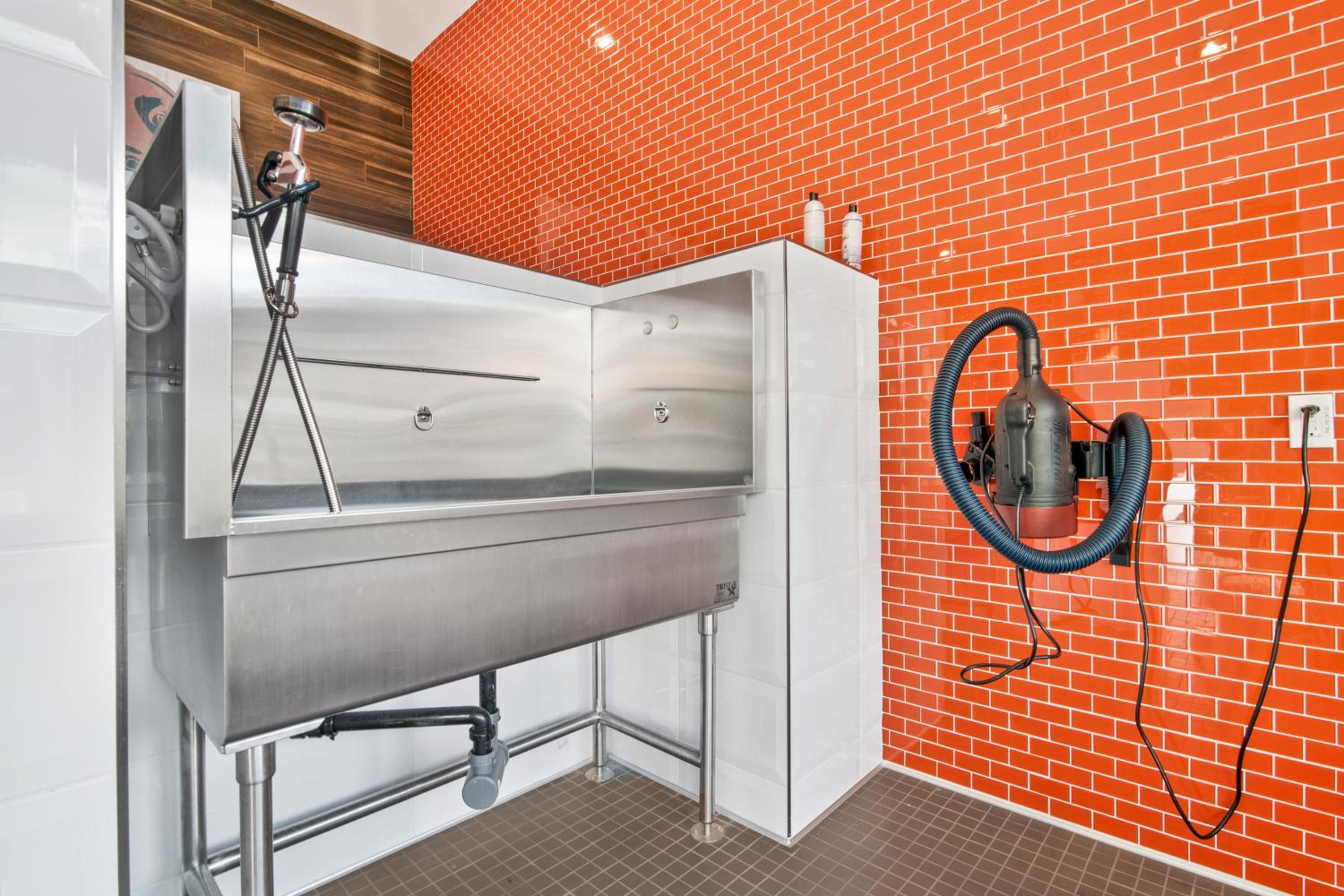 Global Luxury Suites in Menlo Park