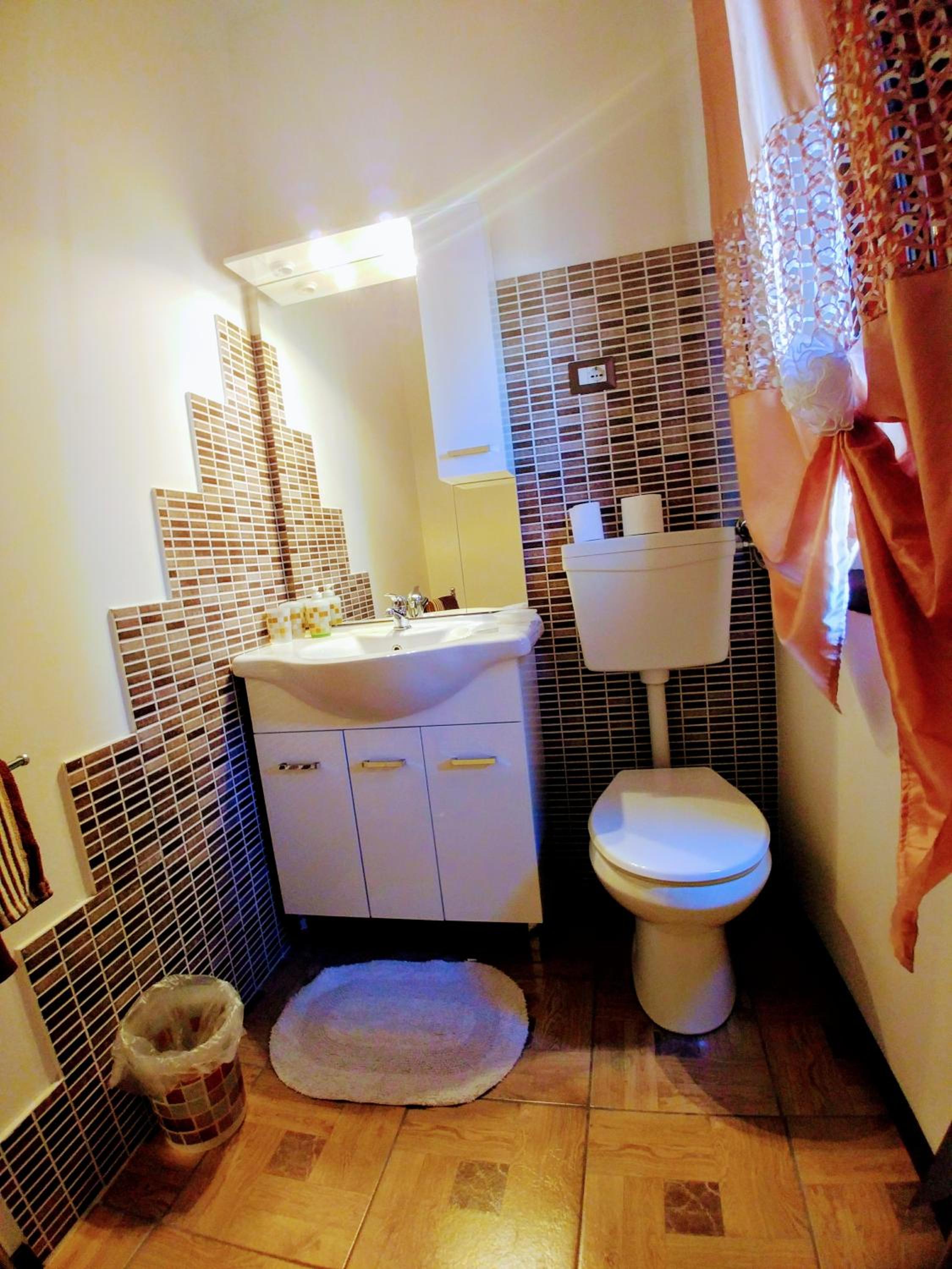 planet rooms en Bronte — bathroom