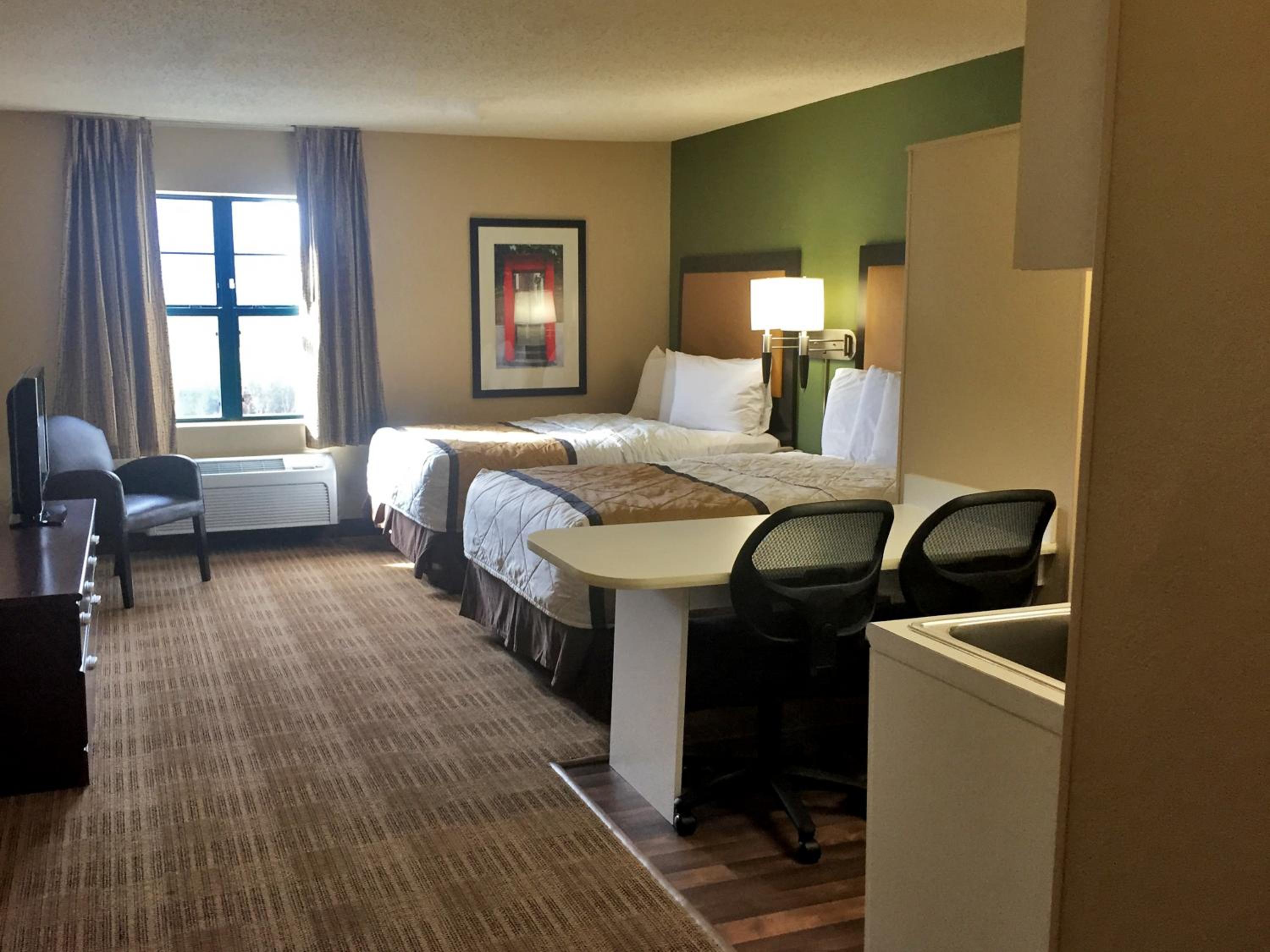Downers Grove Vacations - Extended Stay America Select Suites - Chicago - Downers Grove - Property Image 12