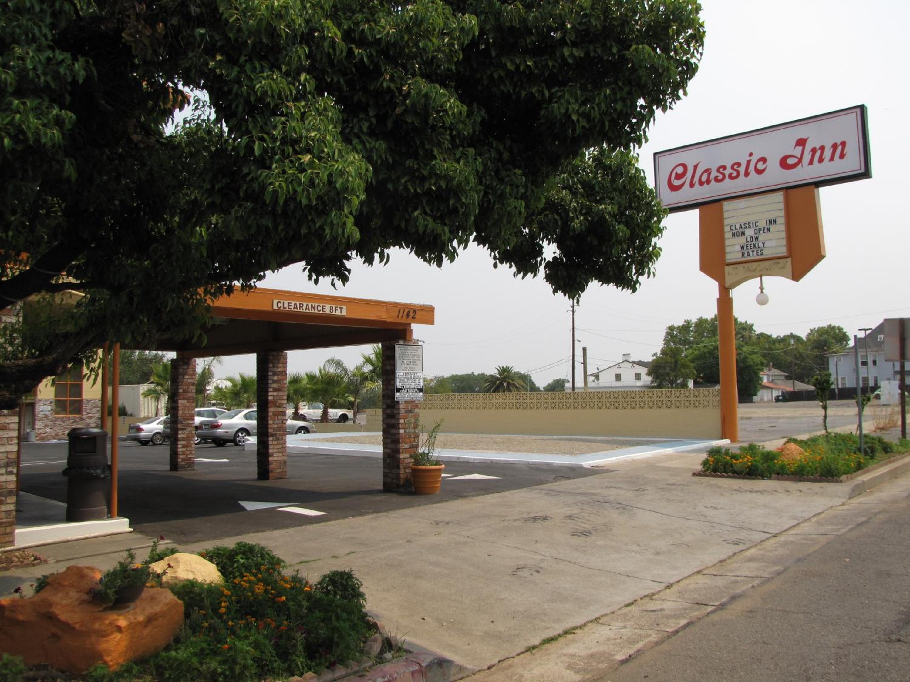 Red Bluff Vacations - Classic Inn - Property Image 1