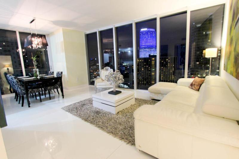 Luxury Waterfront Condo At Icon-Brickell-sea view-Free Spa & Gym