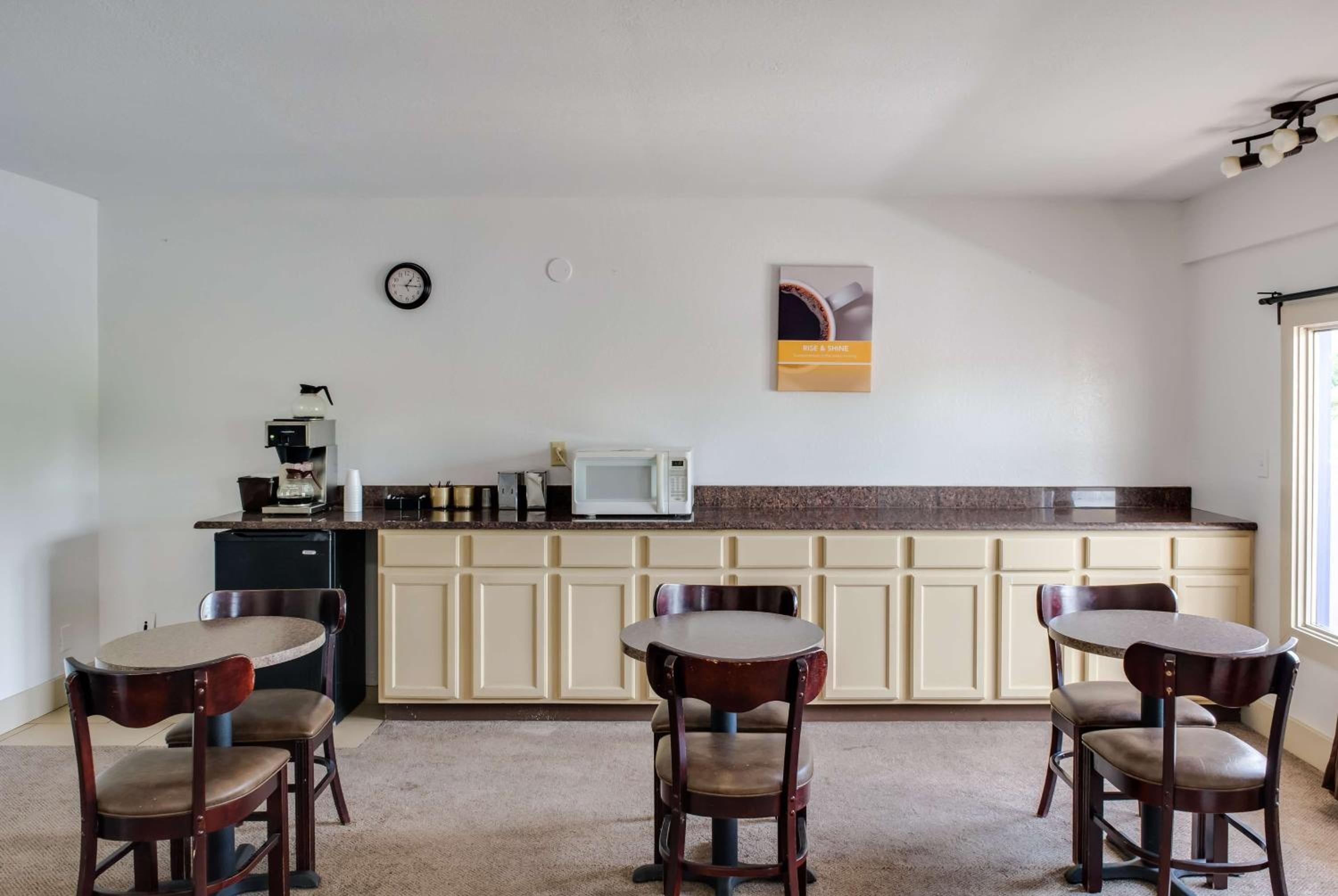 Motel 75 Monroe