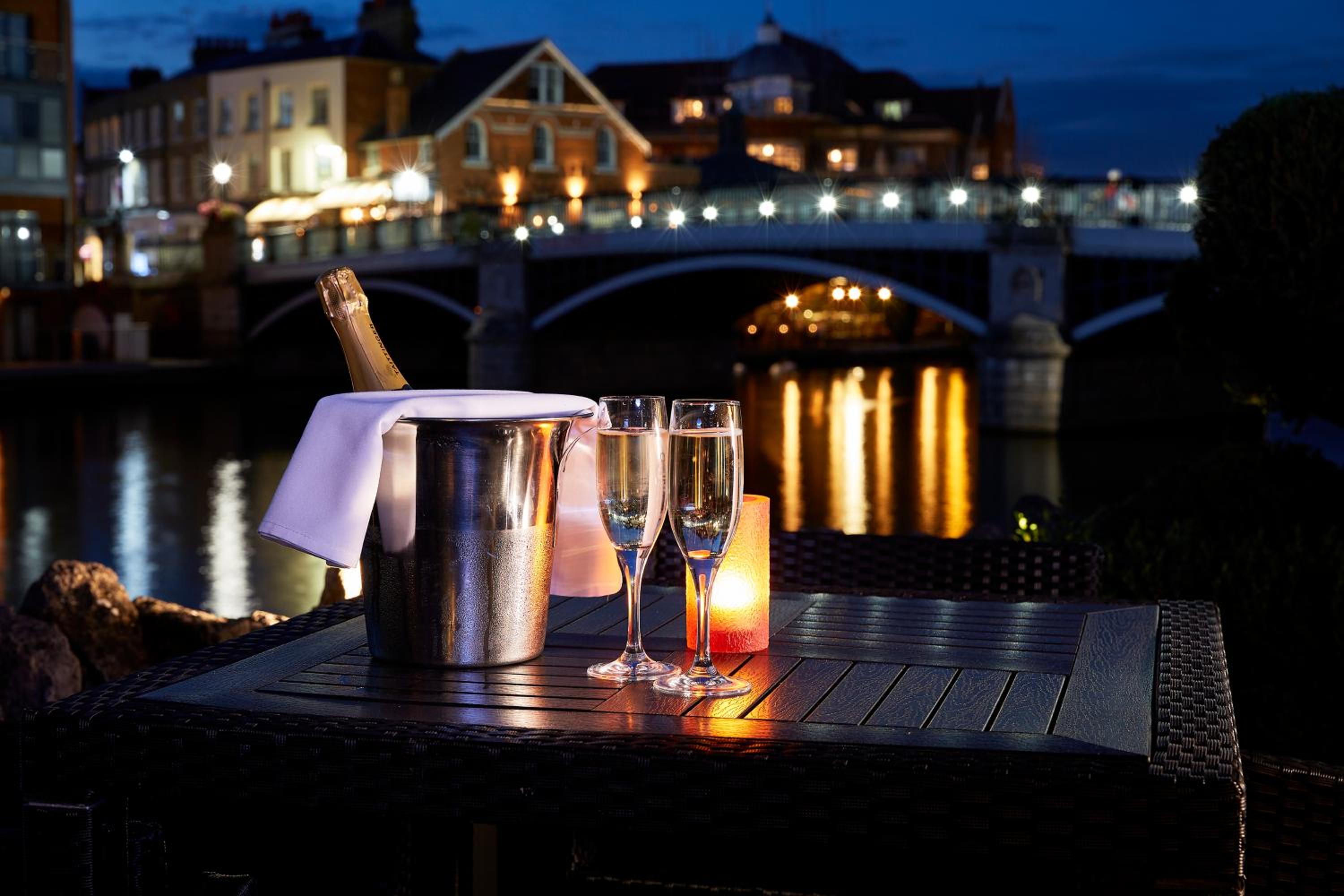 Windsor Vacations - Sir Christopher Wren Hotel - Property Image 2