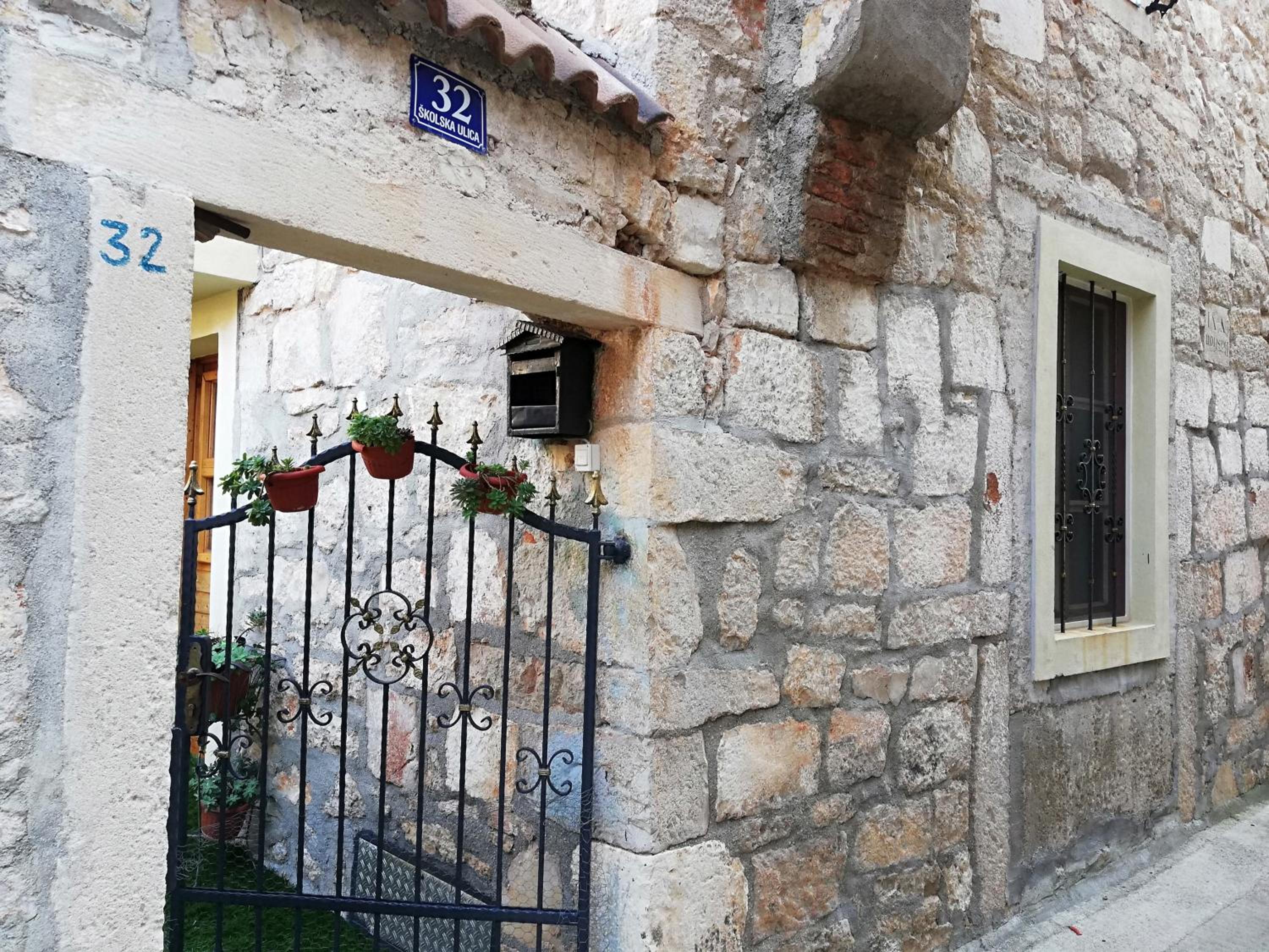 Hotel Apartments Branimir - Image 1